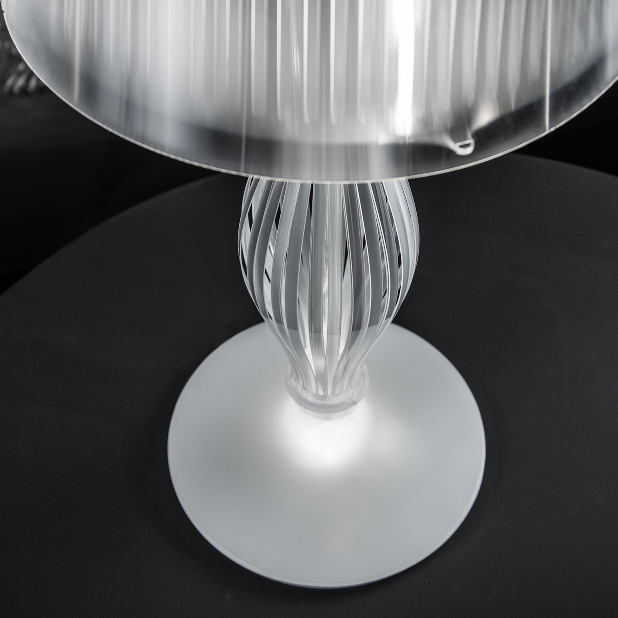 Liza Transparent Table Lamp - Alternative view 1