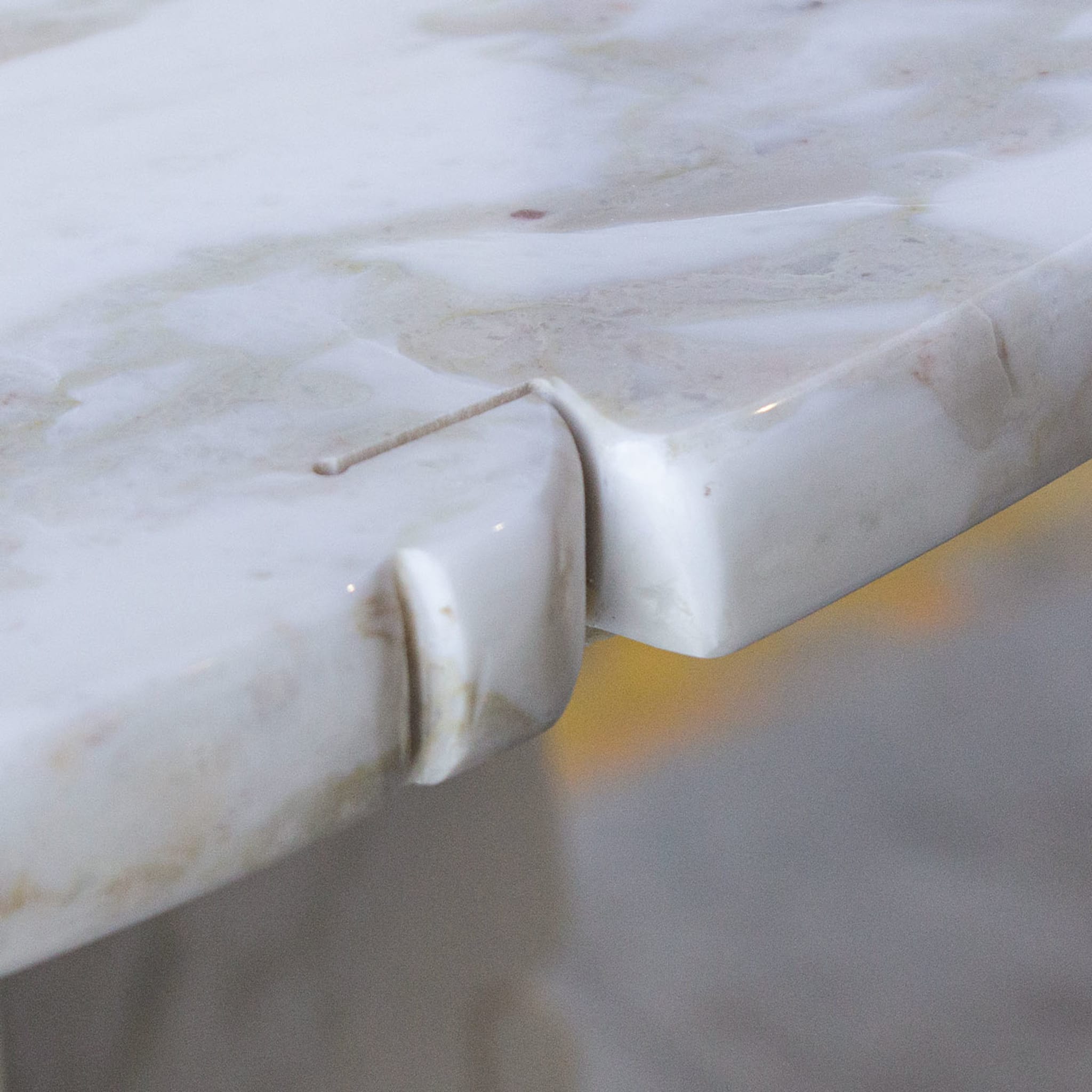 SST023 Calacatta Oro Round Marble Side Table - Alternative view 4