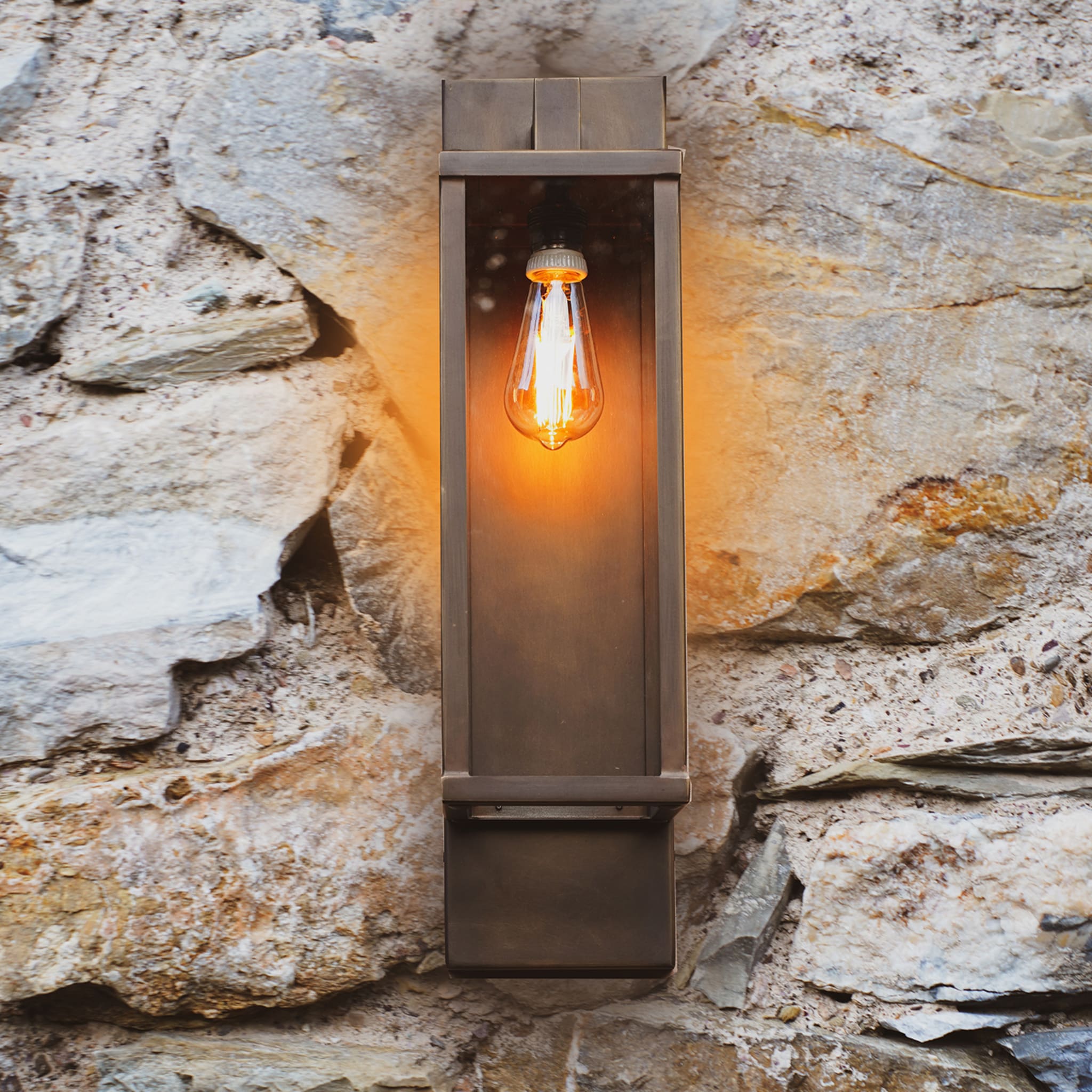 Giulietta II Burnished Brass Wall Lamp - Alternative view 1