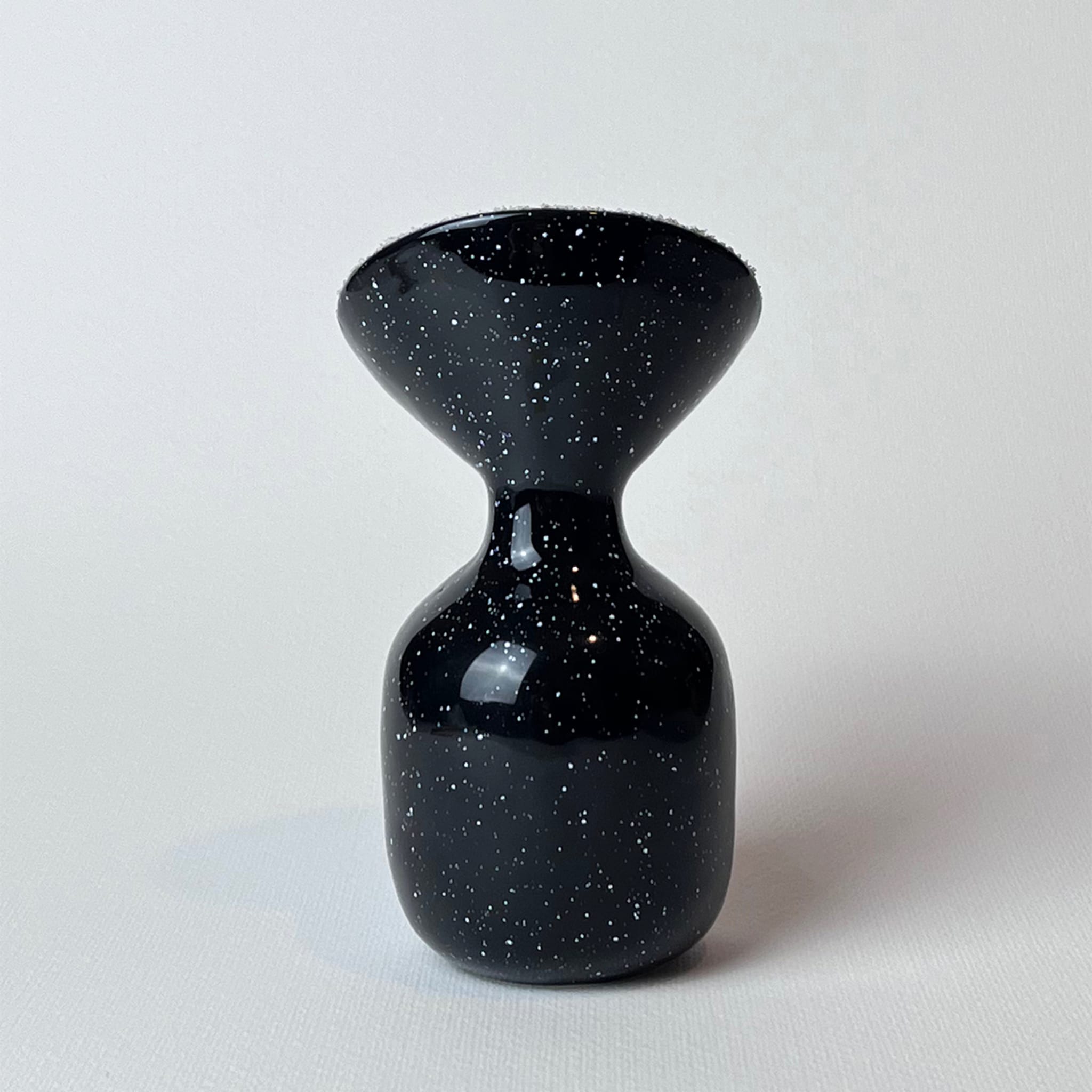 Extravases Black Vase - Alternative view 2