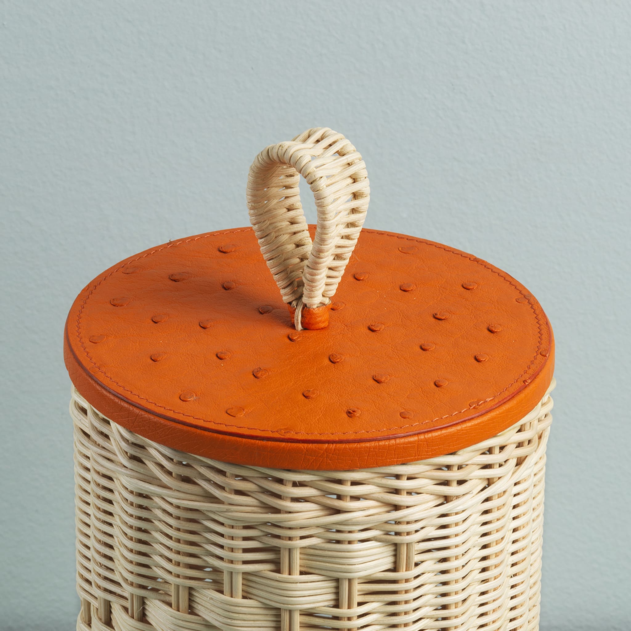 Goccia Tall Wicker Jar with Wood Lid Covered with Ostrich Leather - Alternative view 2
