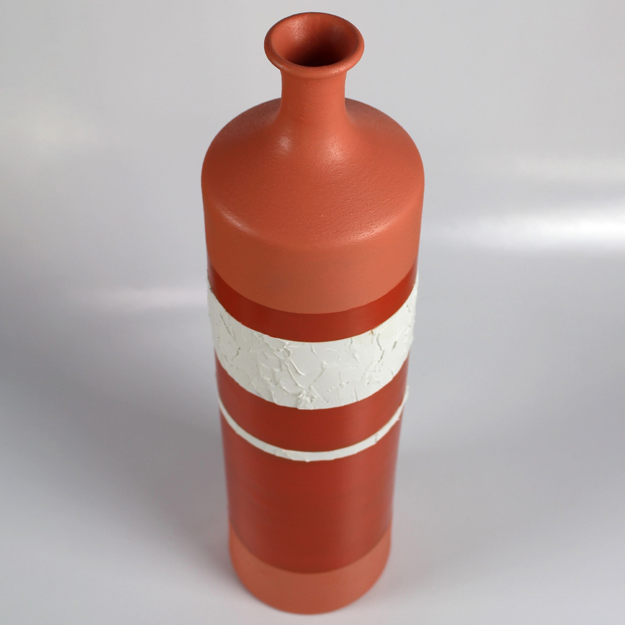Vase rouge et blanc 24 par Mascia Meccani - Vue alternative 1