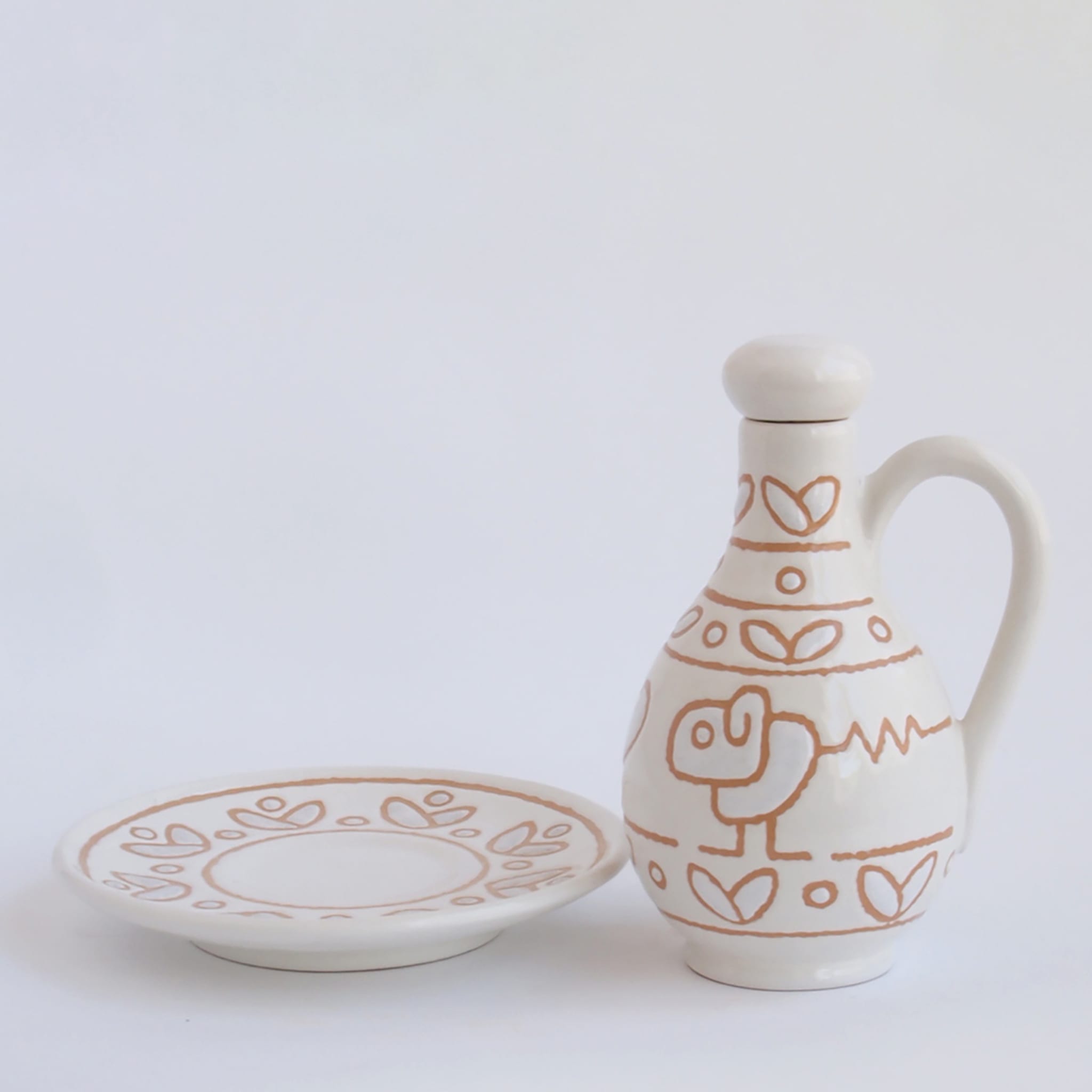 Patterned Beige Oil Jug with Saucer - Alternative view 4