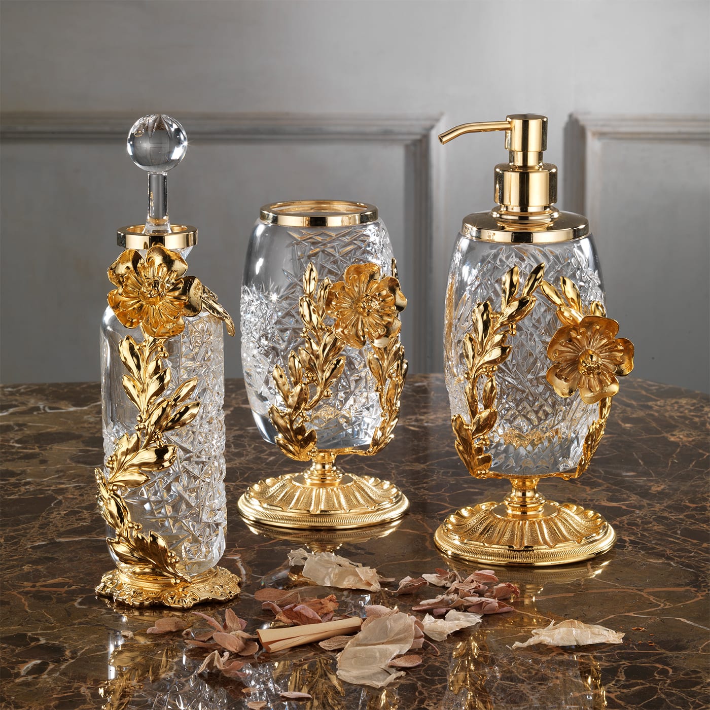 Set da bagno floreale a 3 pezzi in oro e cristallo