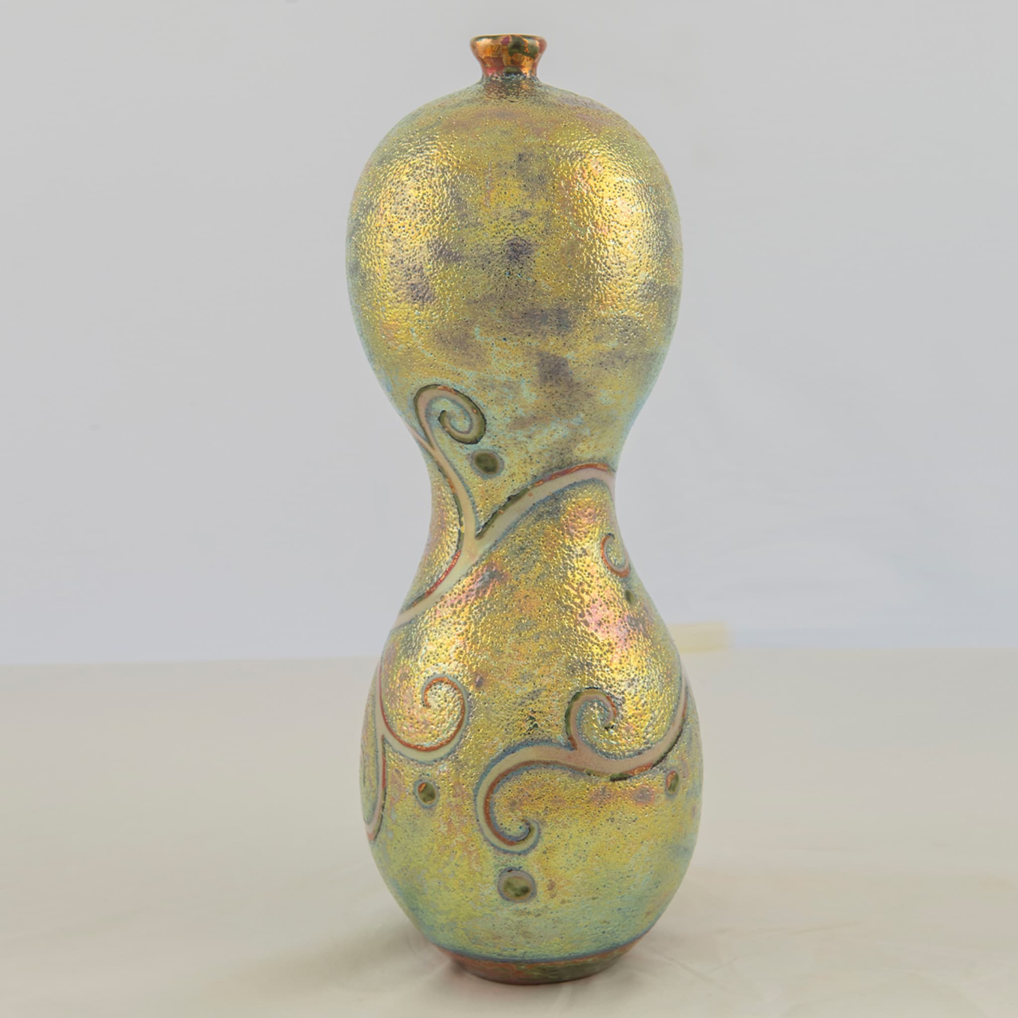 Vase en forme de sablier en lustre polychrome irisé avec rameaux - Vue alternative 1