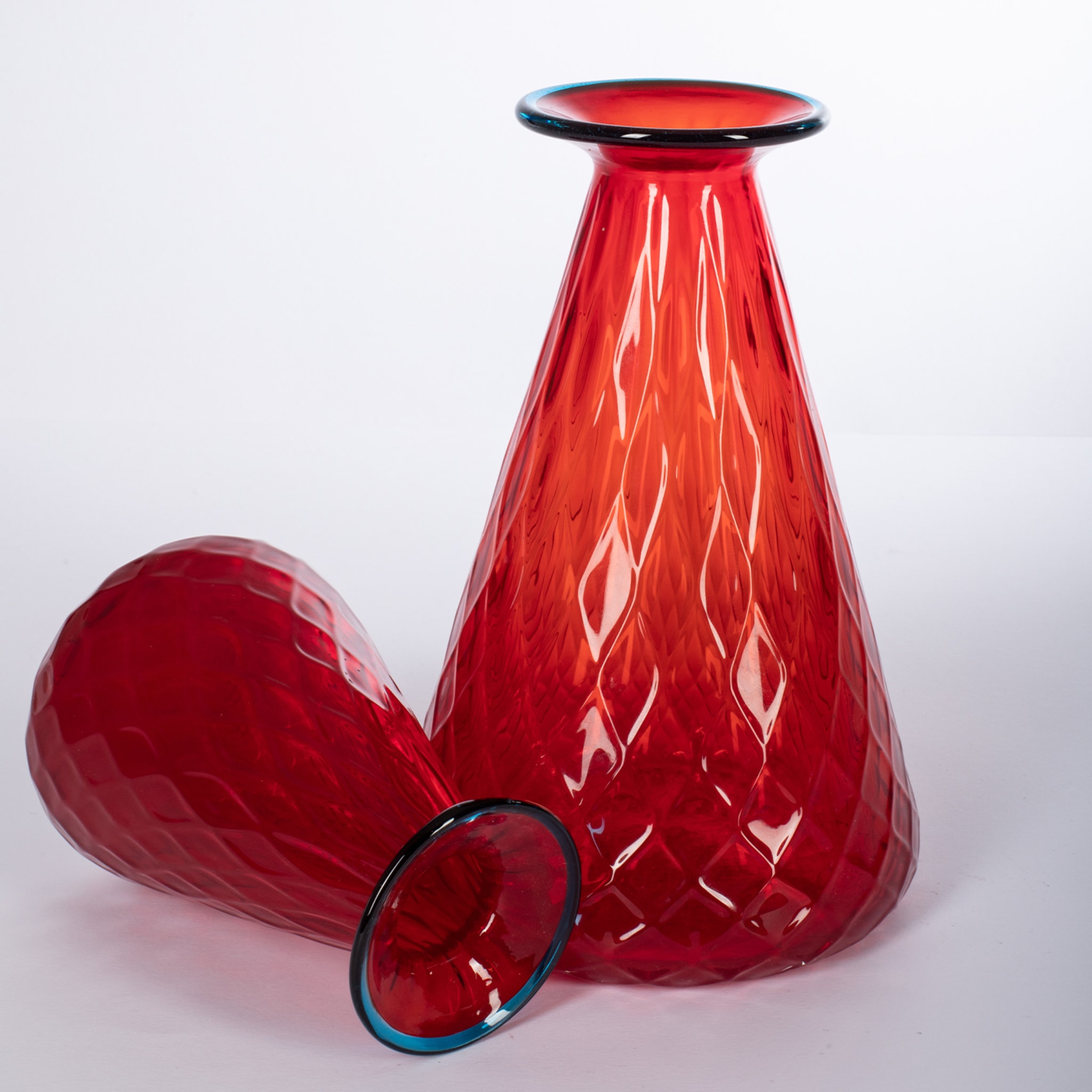 Balloton Set of 2 Conical Red Vases - Alternative view 1