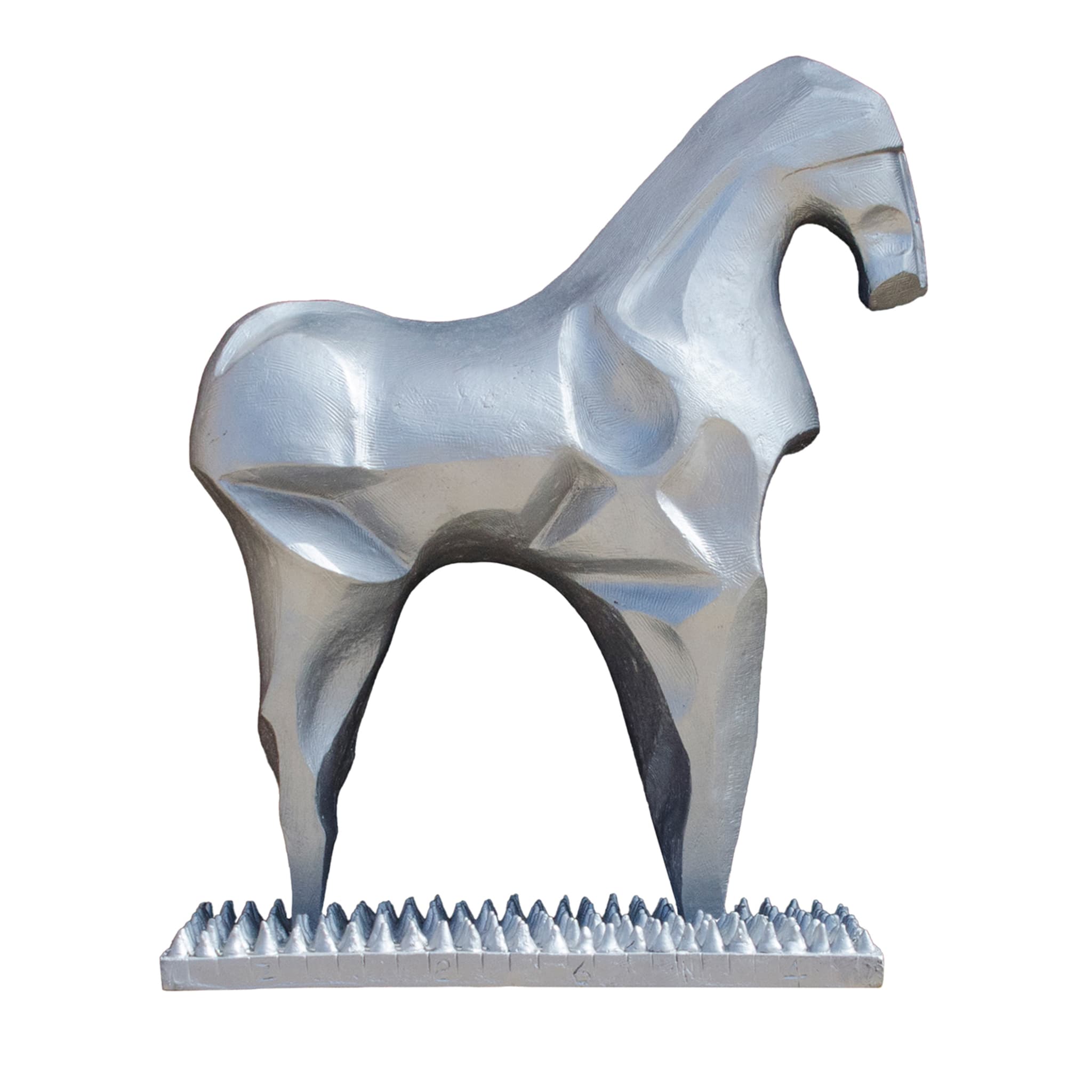Escultura de caballo de pie - Vista principal