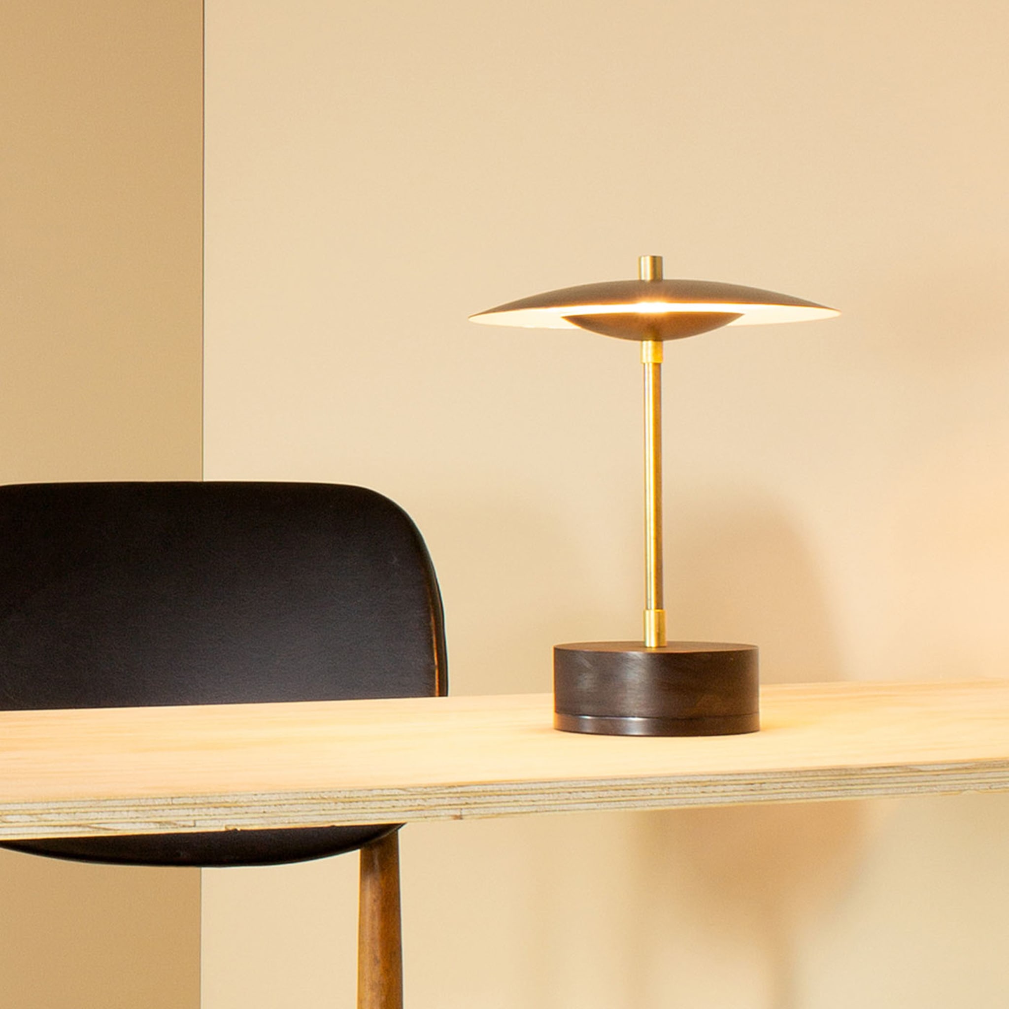 Piattino Table Lamp - Alternative view 1