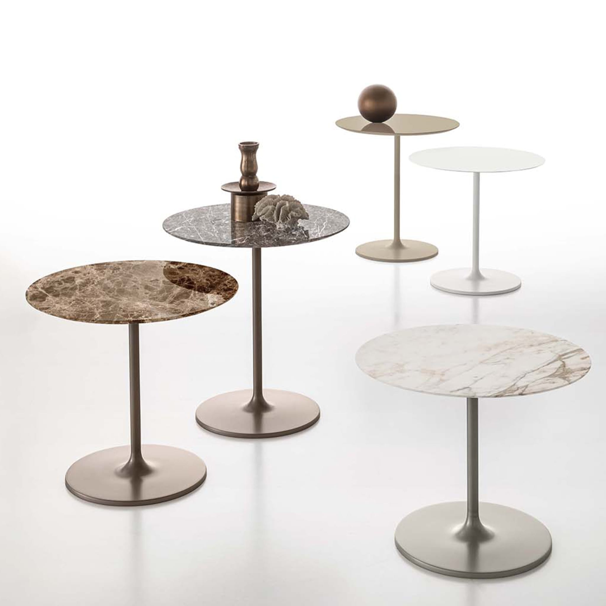 Table d'appoint ronde Glow en marbre Calacatta par Giuseppe Bavuso - Vue alternative 1