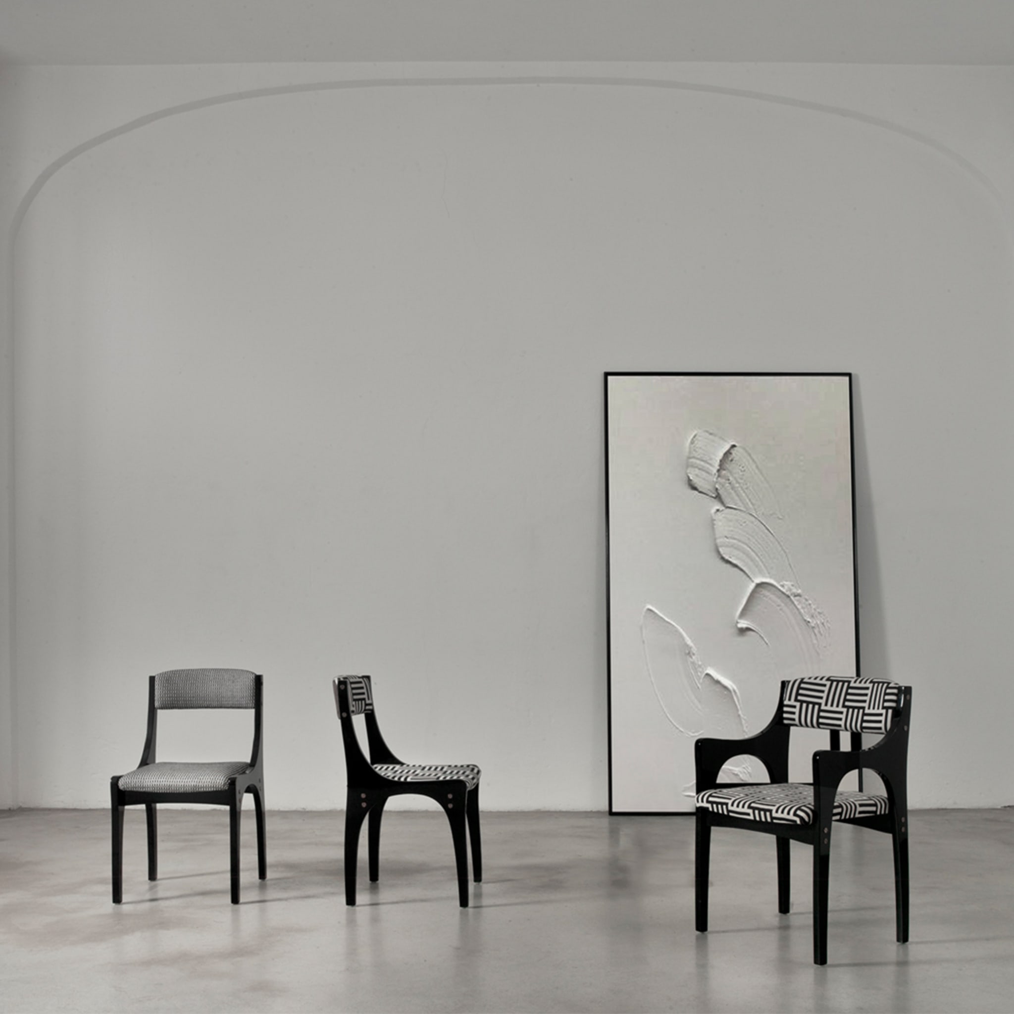 Lola 50's-Inspired Black & White Chair - Alternative view 4