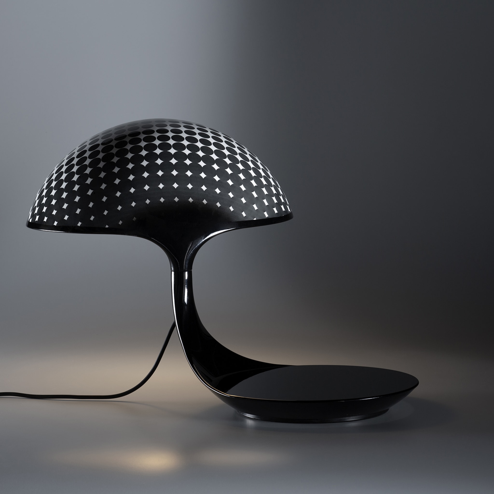 Cobra Texture Dotted Table Lamp by Brian Sironi - Alternative view 1