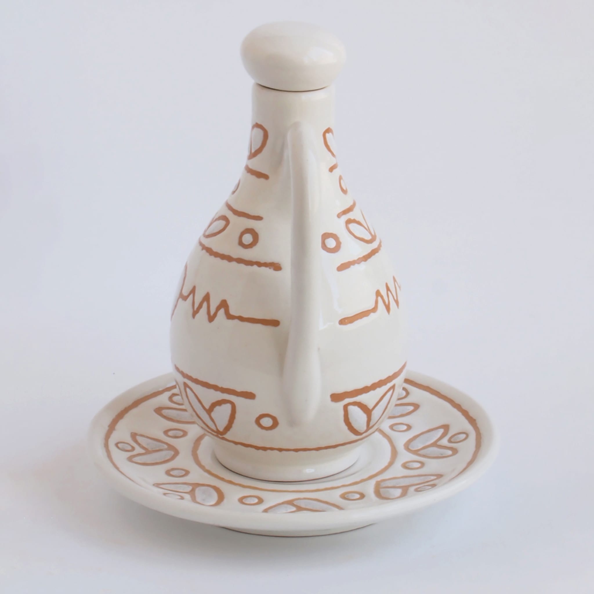 Patterned Beige Oil Jug with Saucer - Alternative view 3