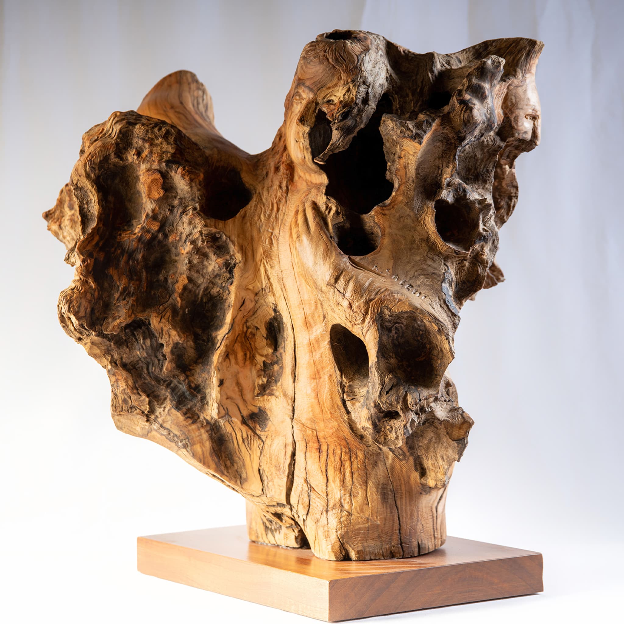 Cuore Infranto Olive Wood Sculpture - Alternative view 2