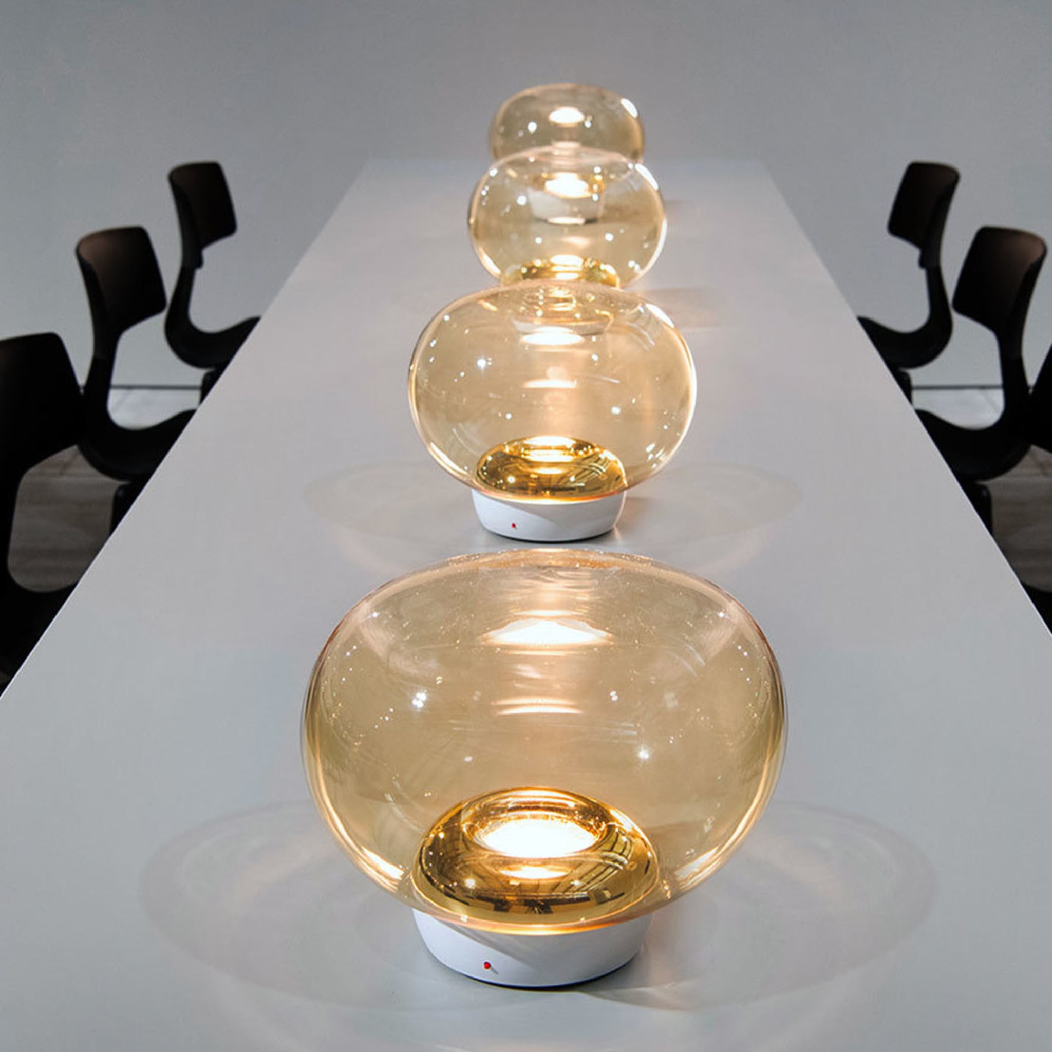 La Mariée White Table Lamp - Alternative view 2