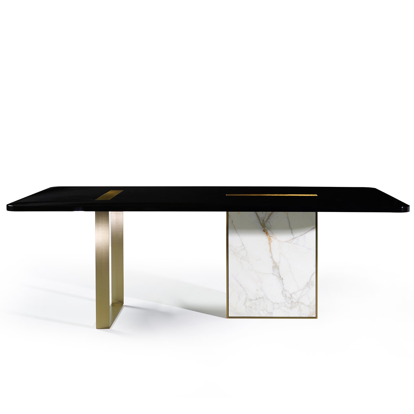 Tyron Dining Table - Marioni