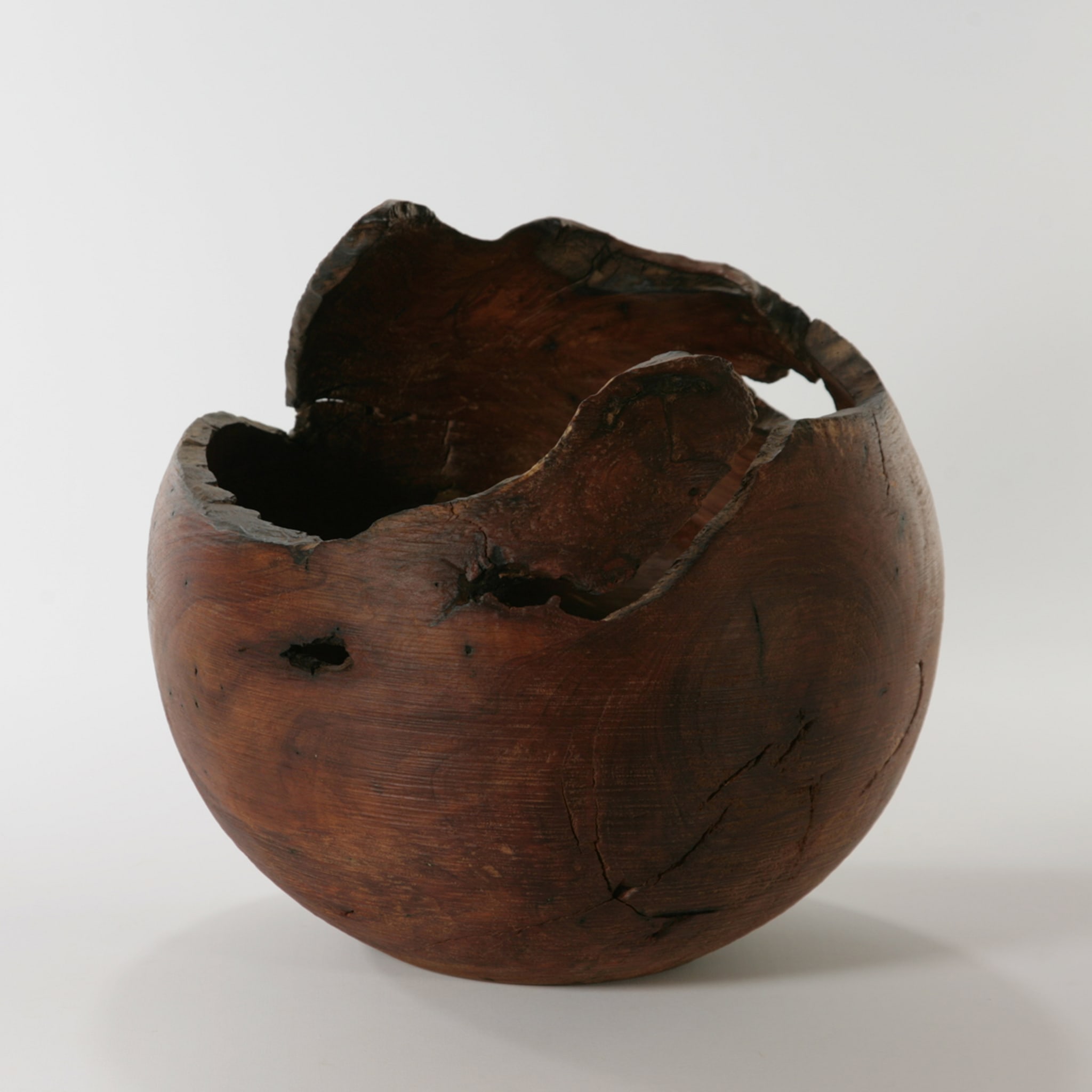Spherical Carver Wooden Vase - Alternative view 4