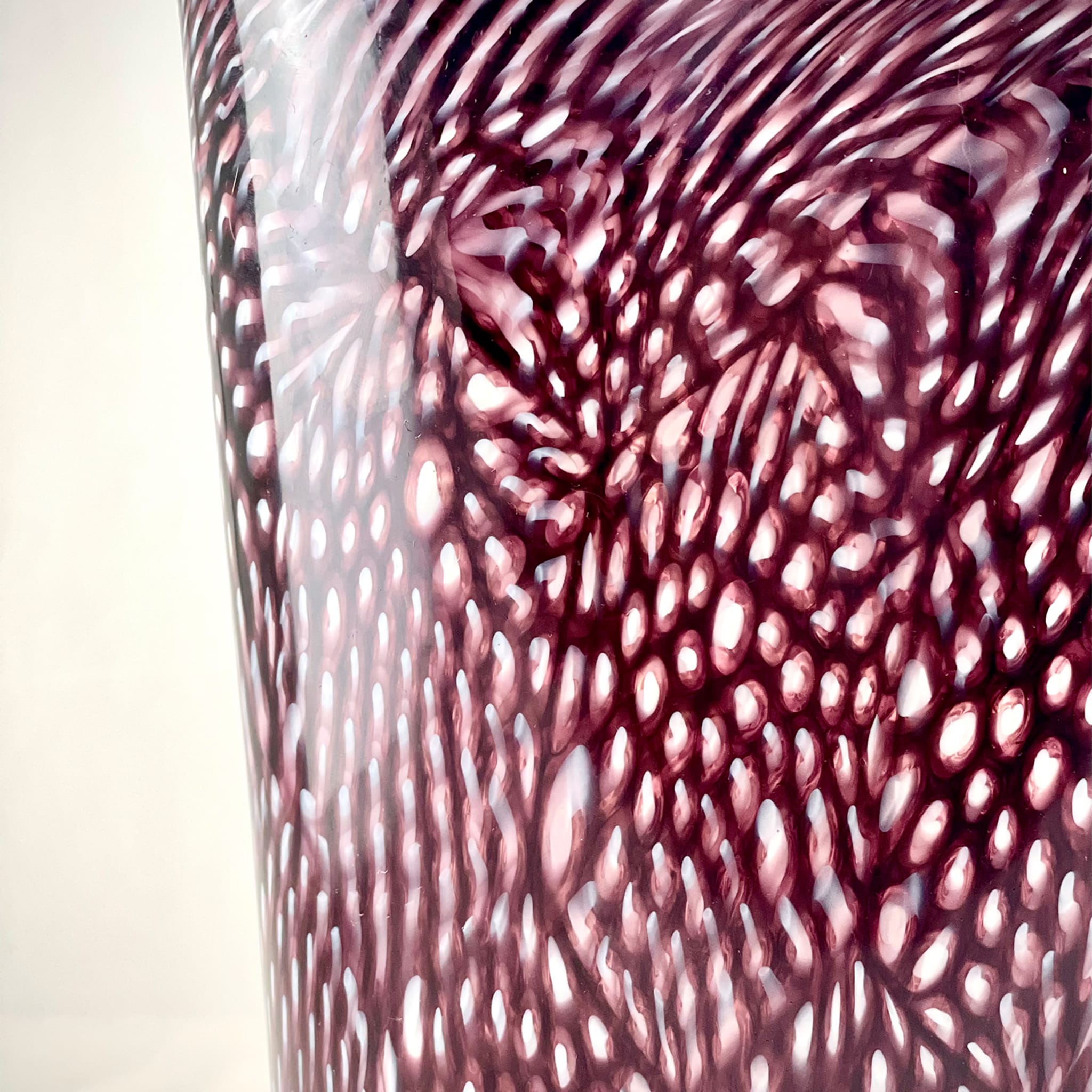 Black & White Filigree Murrine Tall Vase - Alternative view 4