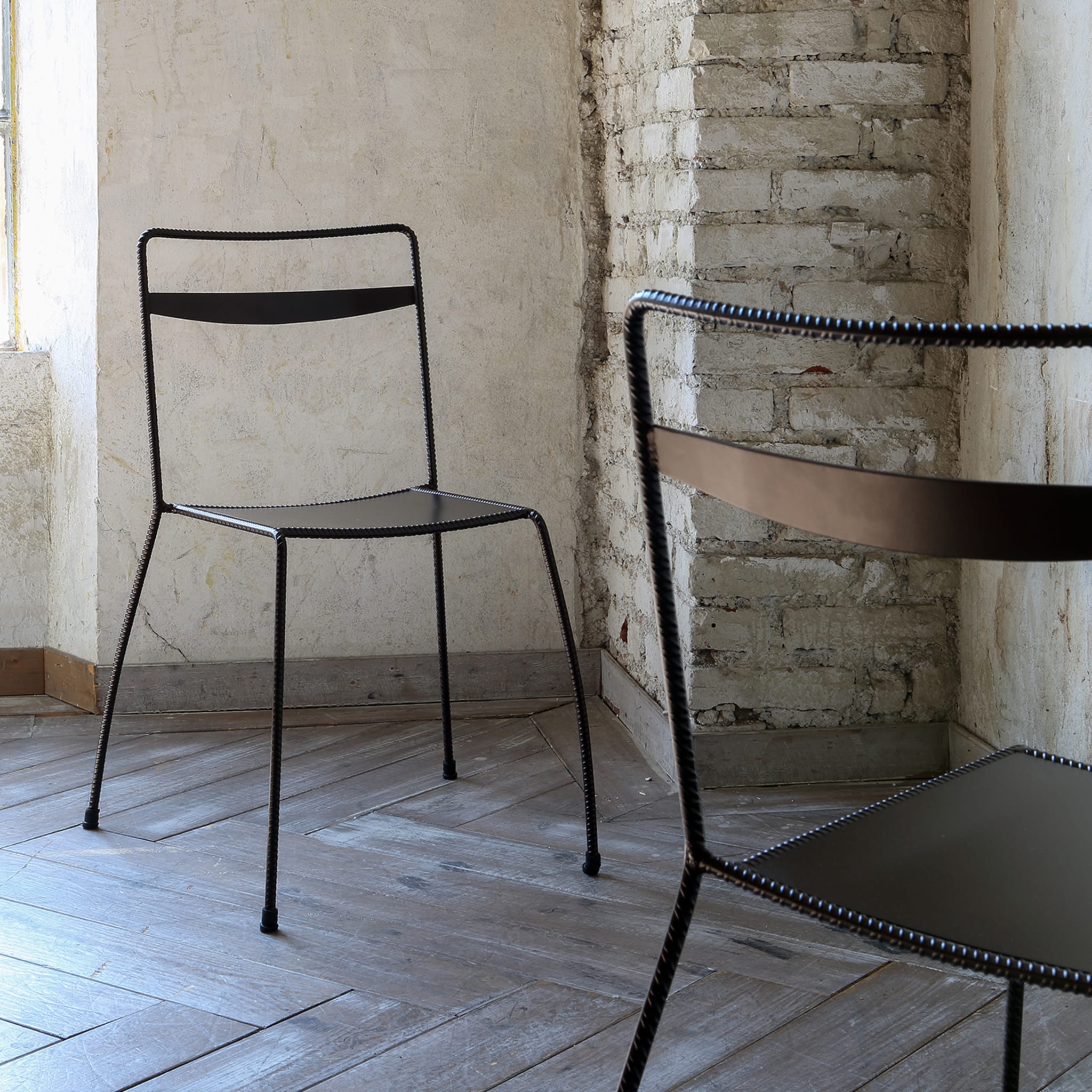 Tondella Brown Chair by Maurizio Peregalli - Alternative view 2