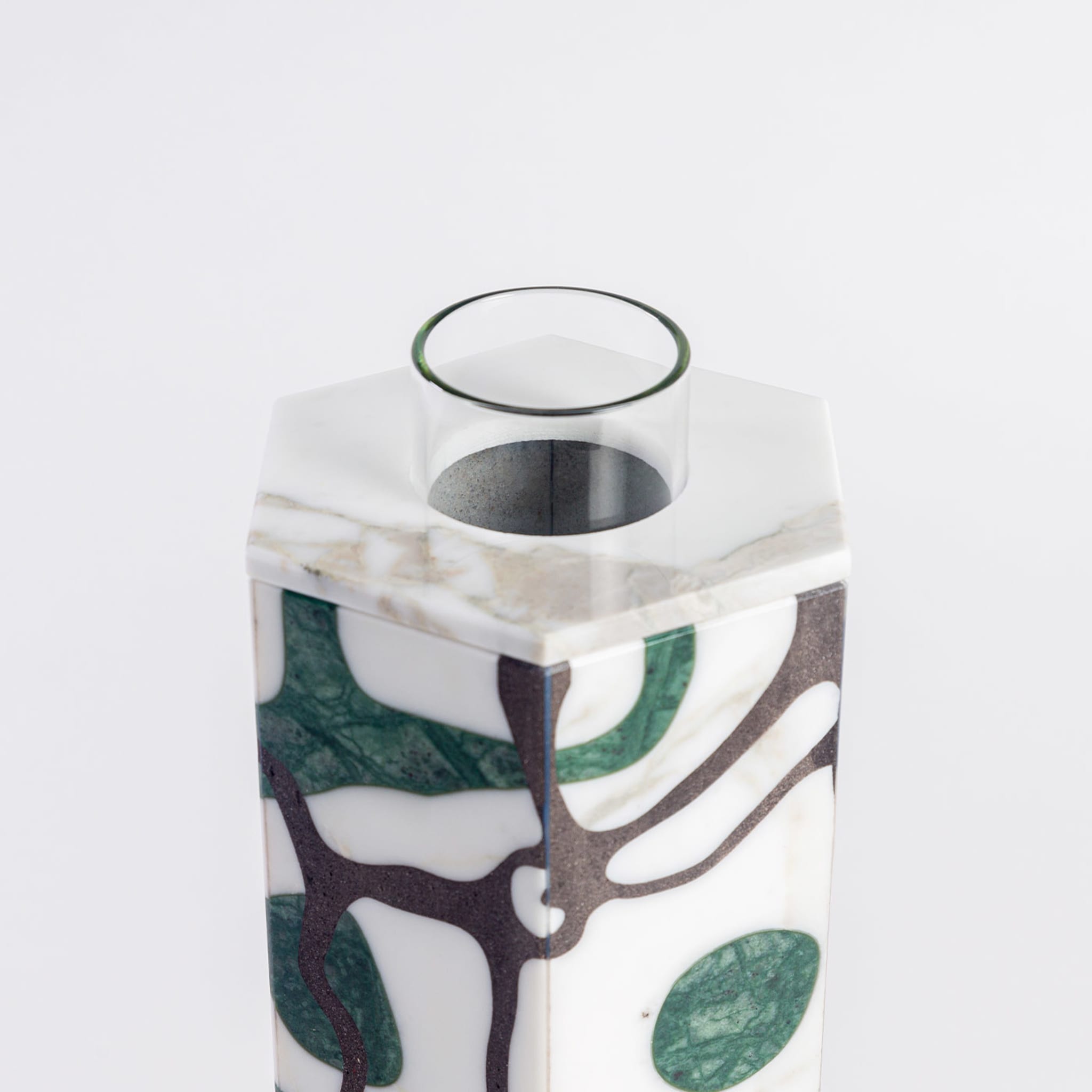 Hexagonal Green Guatemala & Calacatta Vase by Zanellato&Bortotto - Alternative view 1