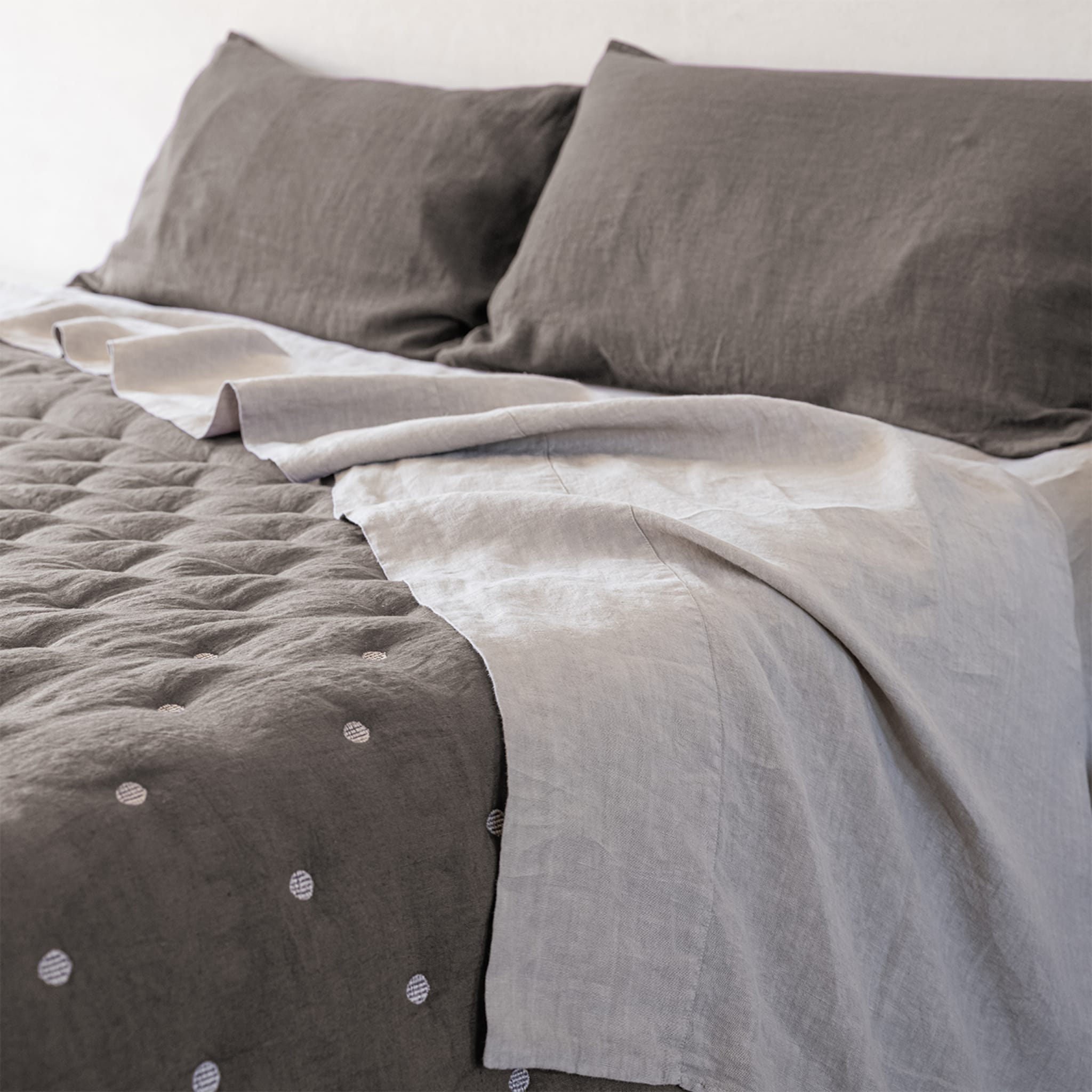 Taupe Gray Linen Quilt - Alternative view 1