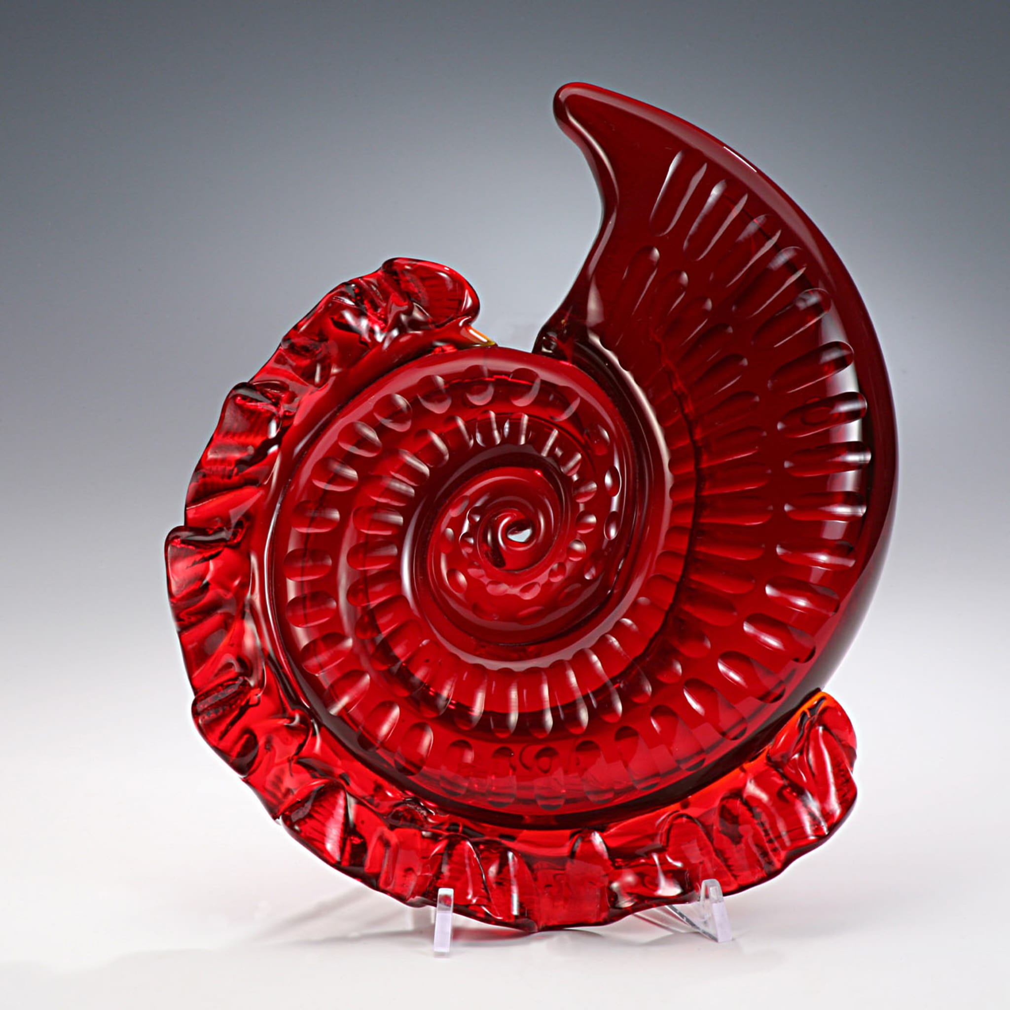 Sculpture en ammonite rouge de Margherita Barbini - Vue alternative 1