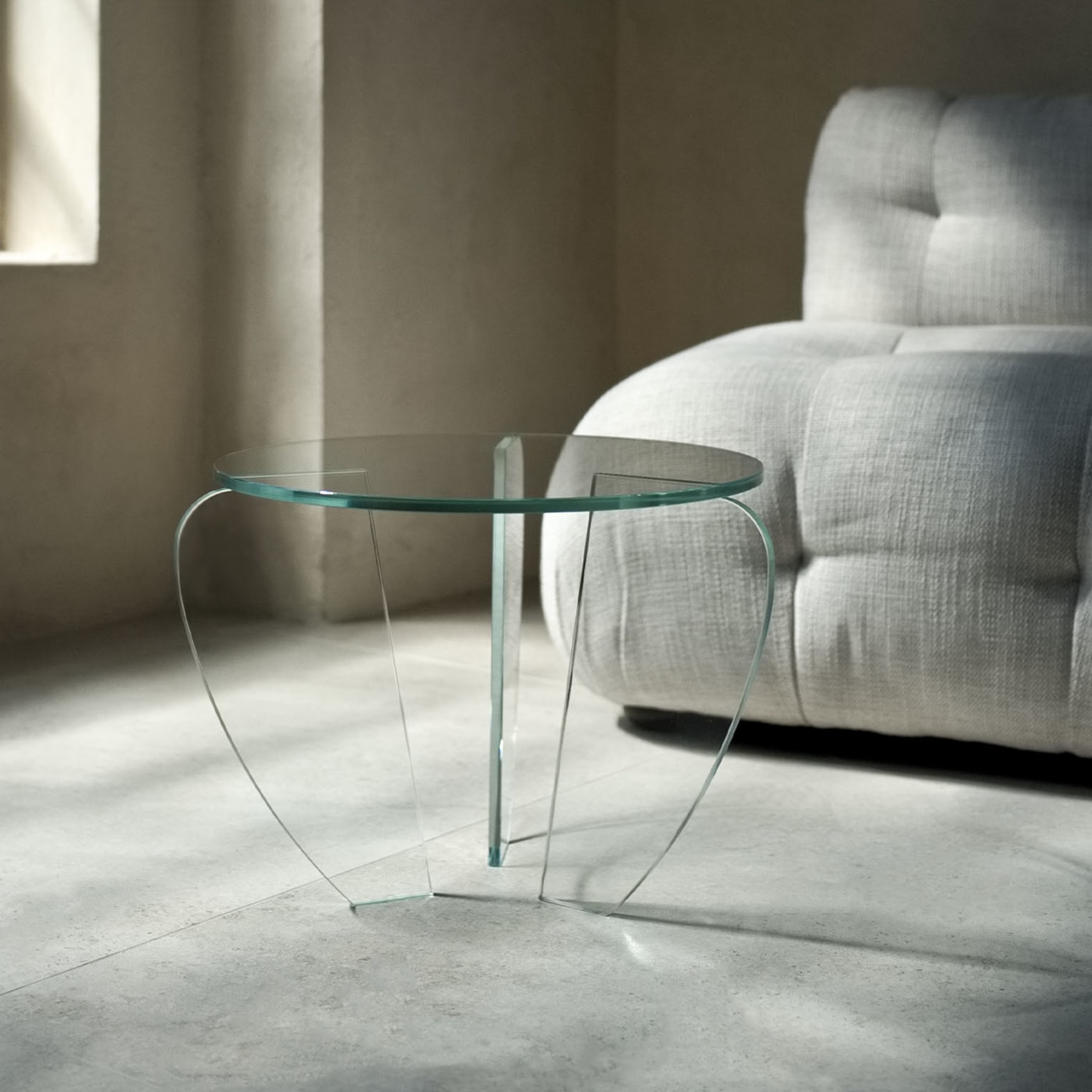 Teo Medium Transparent Side Table by Andrea Petterini - Alternative view 1