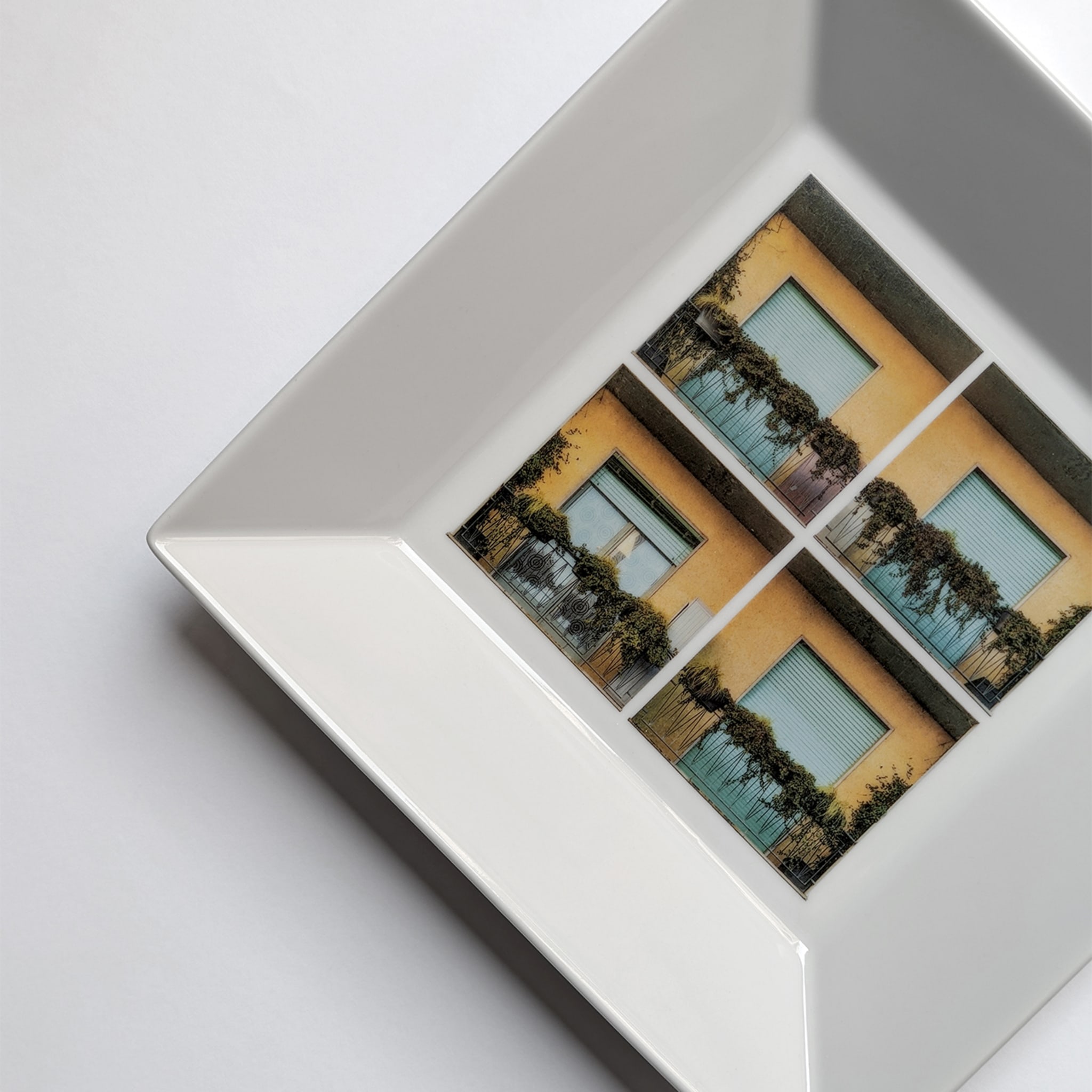 La Finestra Sul Cortile Kleine quadratische Porzellan-Videopoche #2 - Alternative Ansicht 3