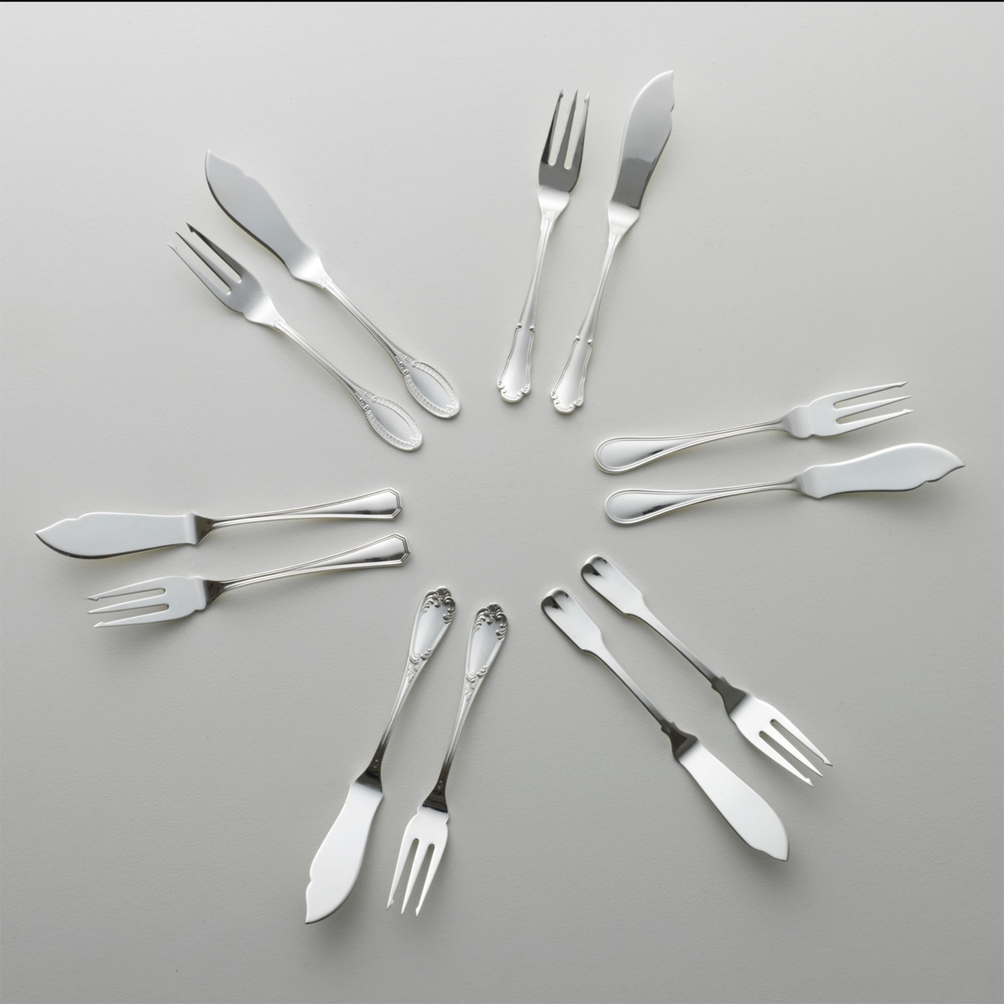 12-Piece Silver Cutlery Set - Alternative view 1