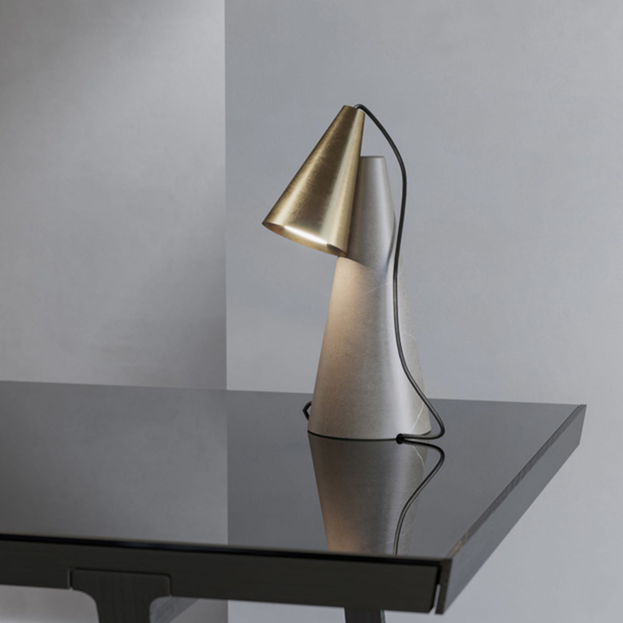 ED038 Grey Stone and Brass Table Lamp - Alternative view 3