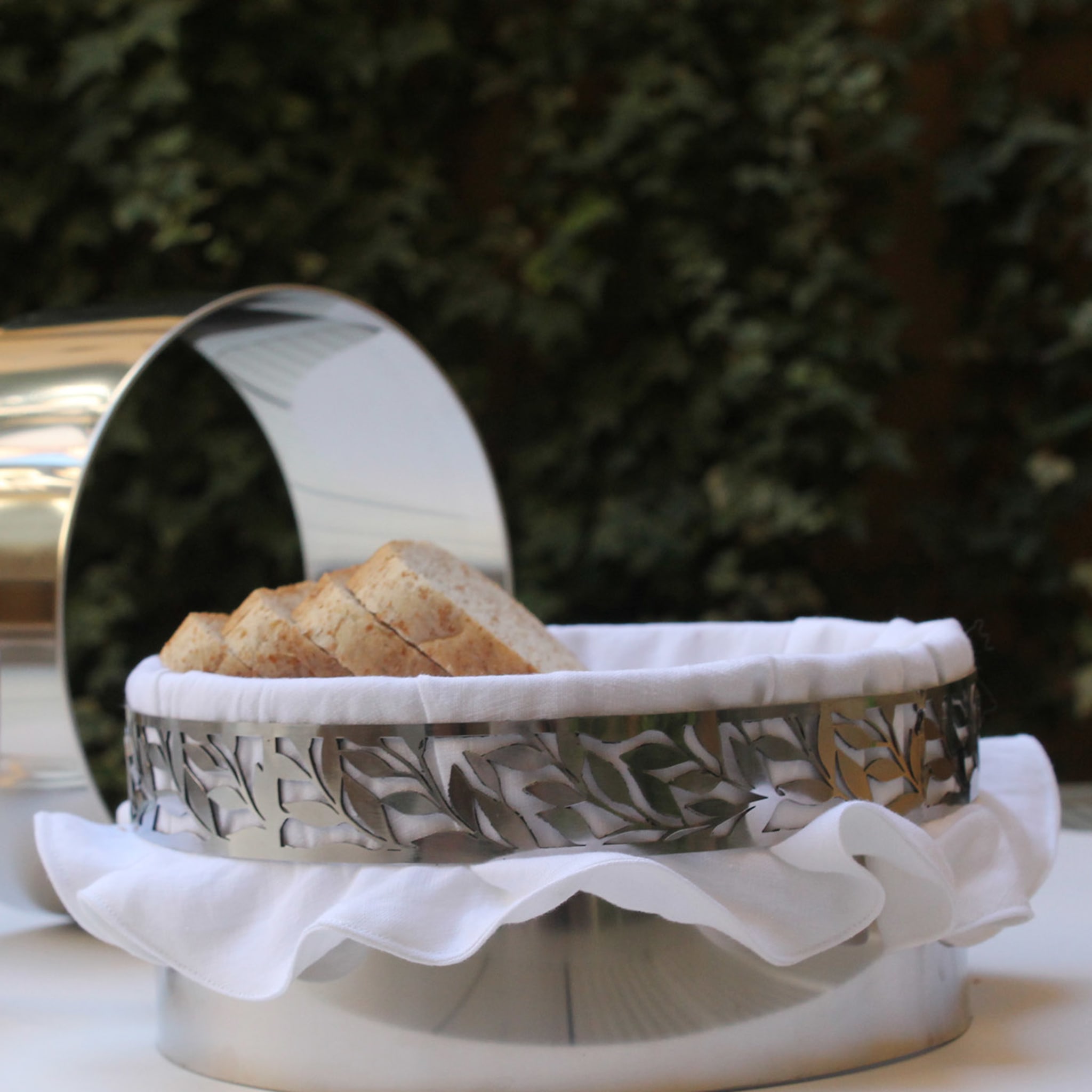 Pane&Pane Round Silvery Breadbasket - Alternative view 1