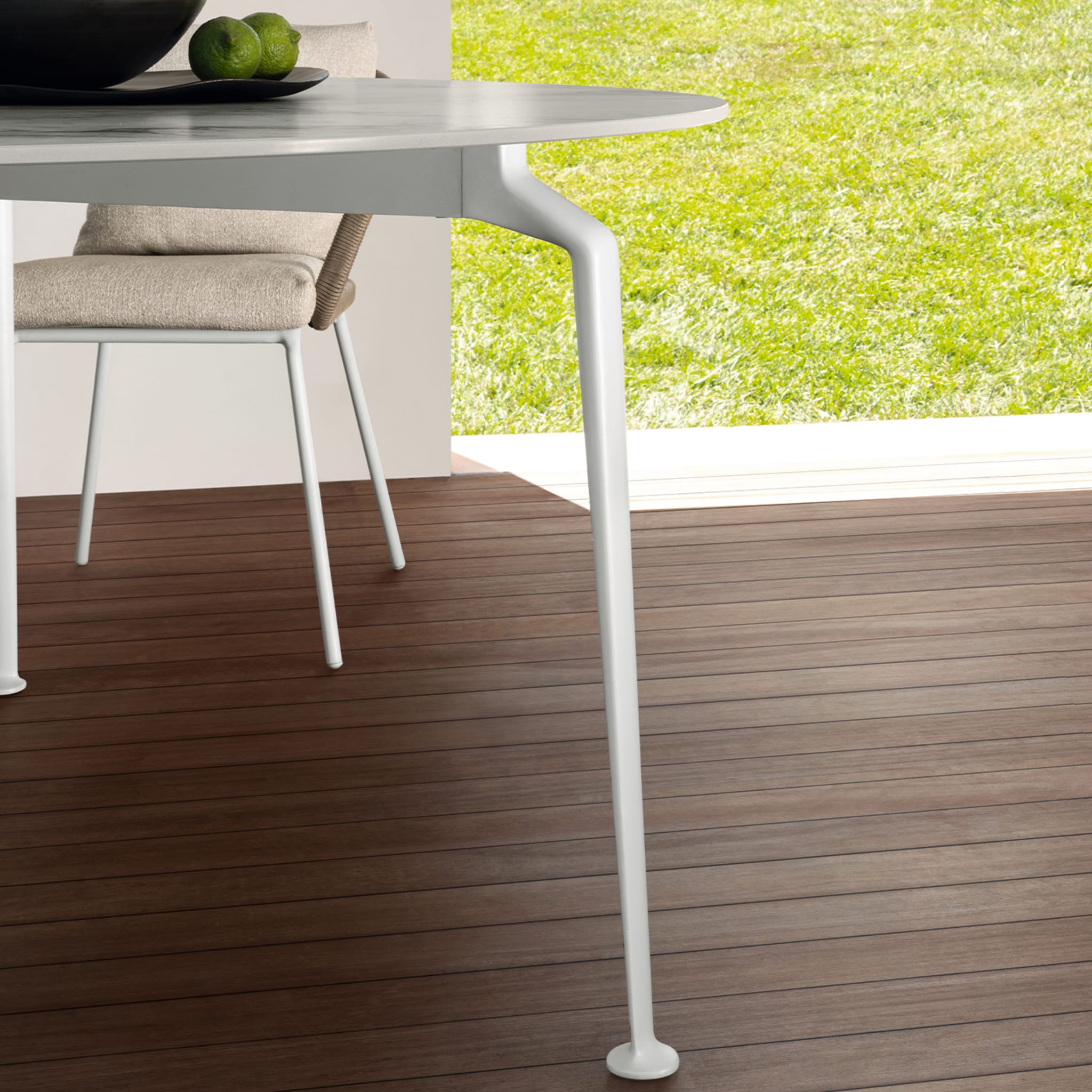 Cruise Alu White Dining Table by Ludovica & Roberto Palomba - Alternative view 1
