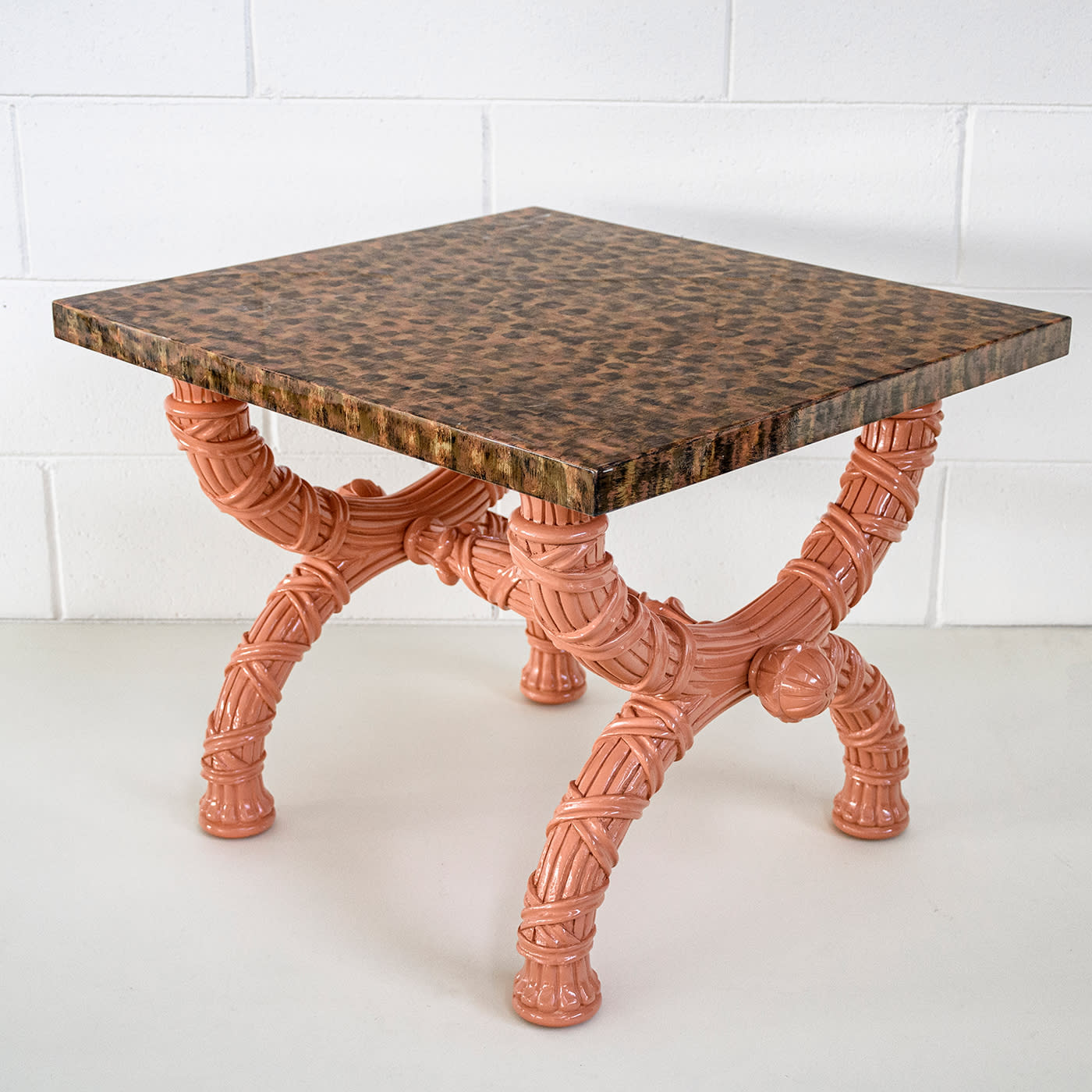 Pink Spider side table - Extroverso