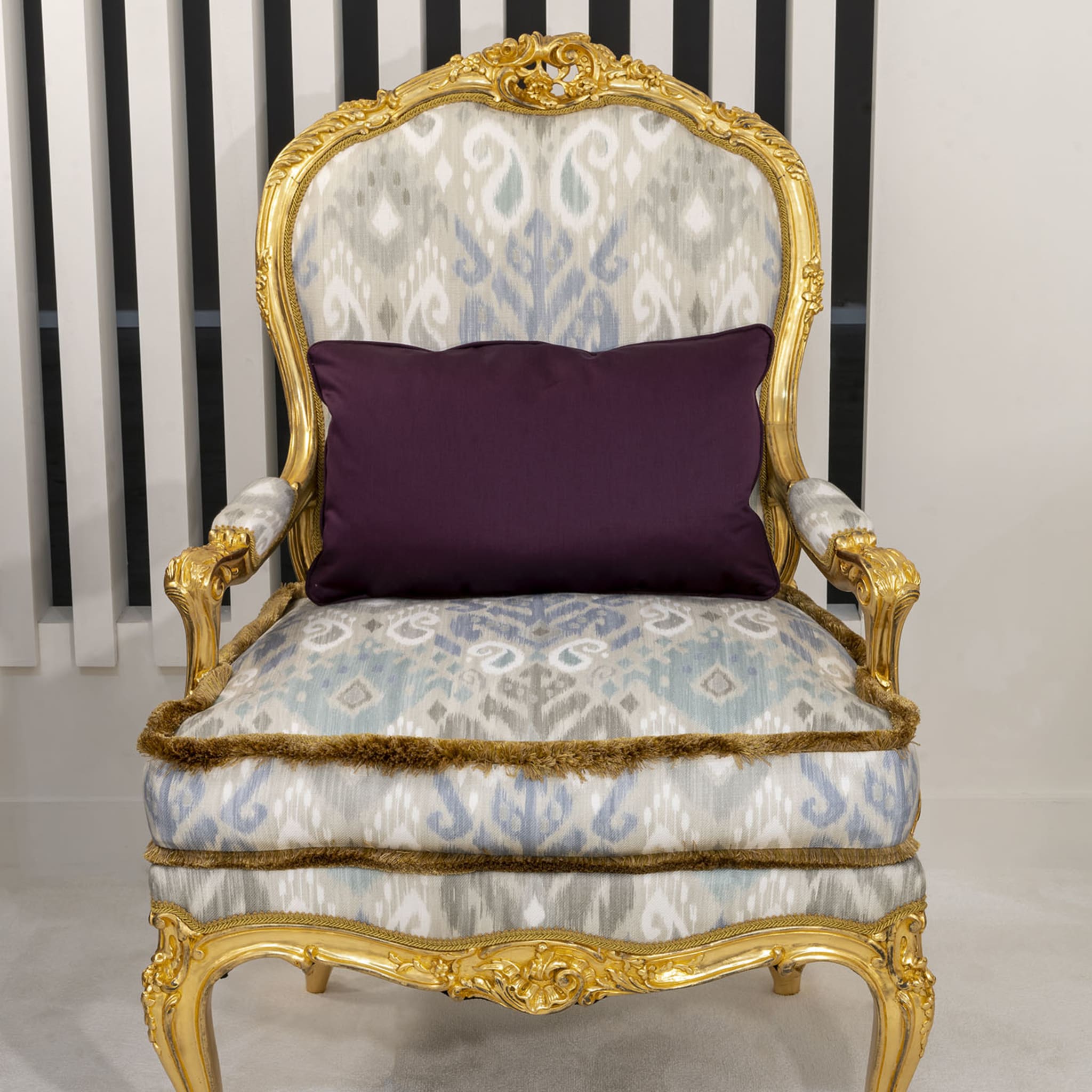 Louis XV-Style Gilt Armchair - Alternative view 2