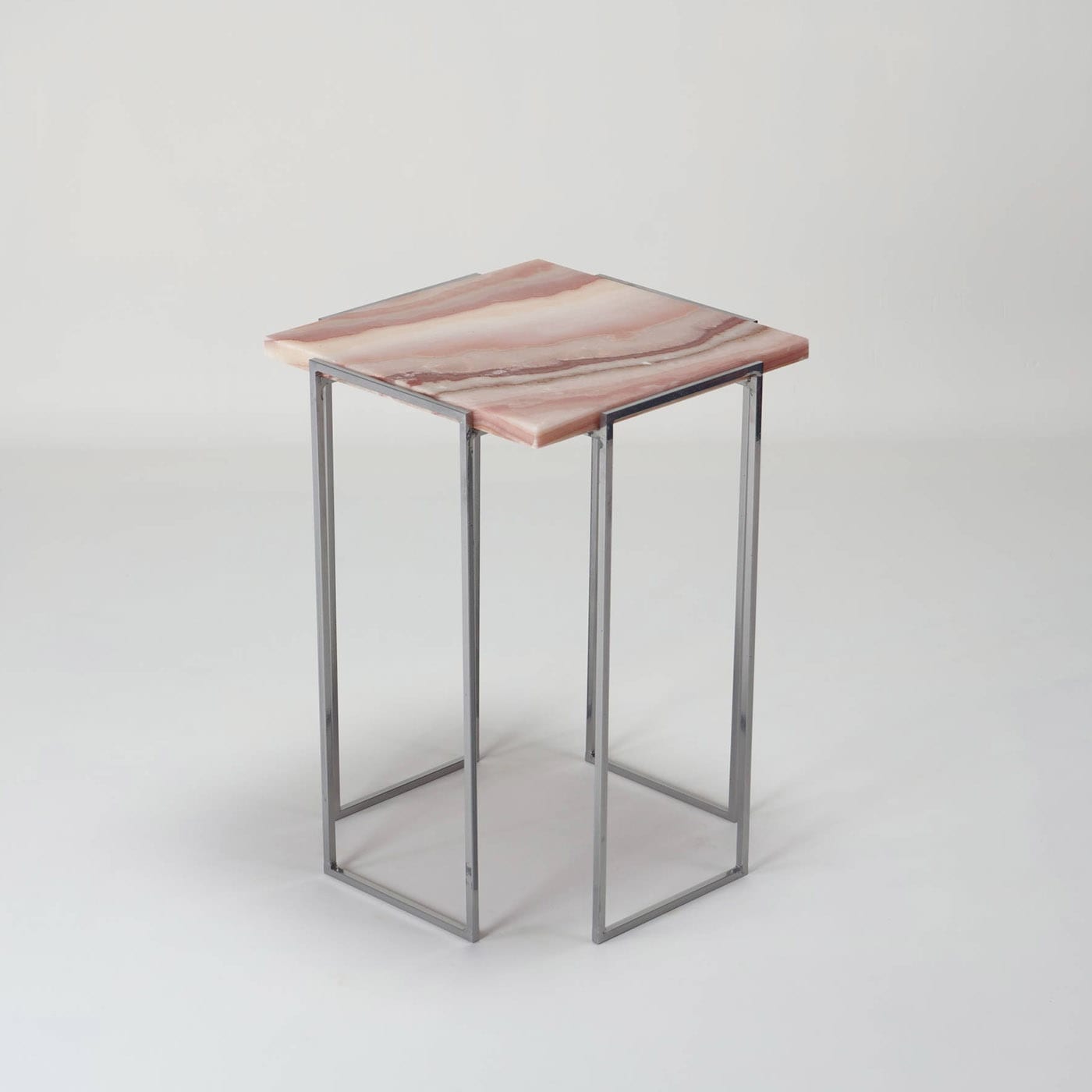 Kaus Cromo Onyx Side Table - DF DesignLab