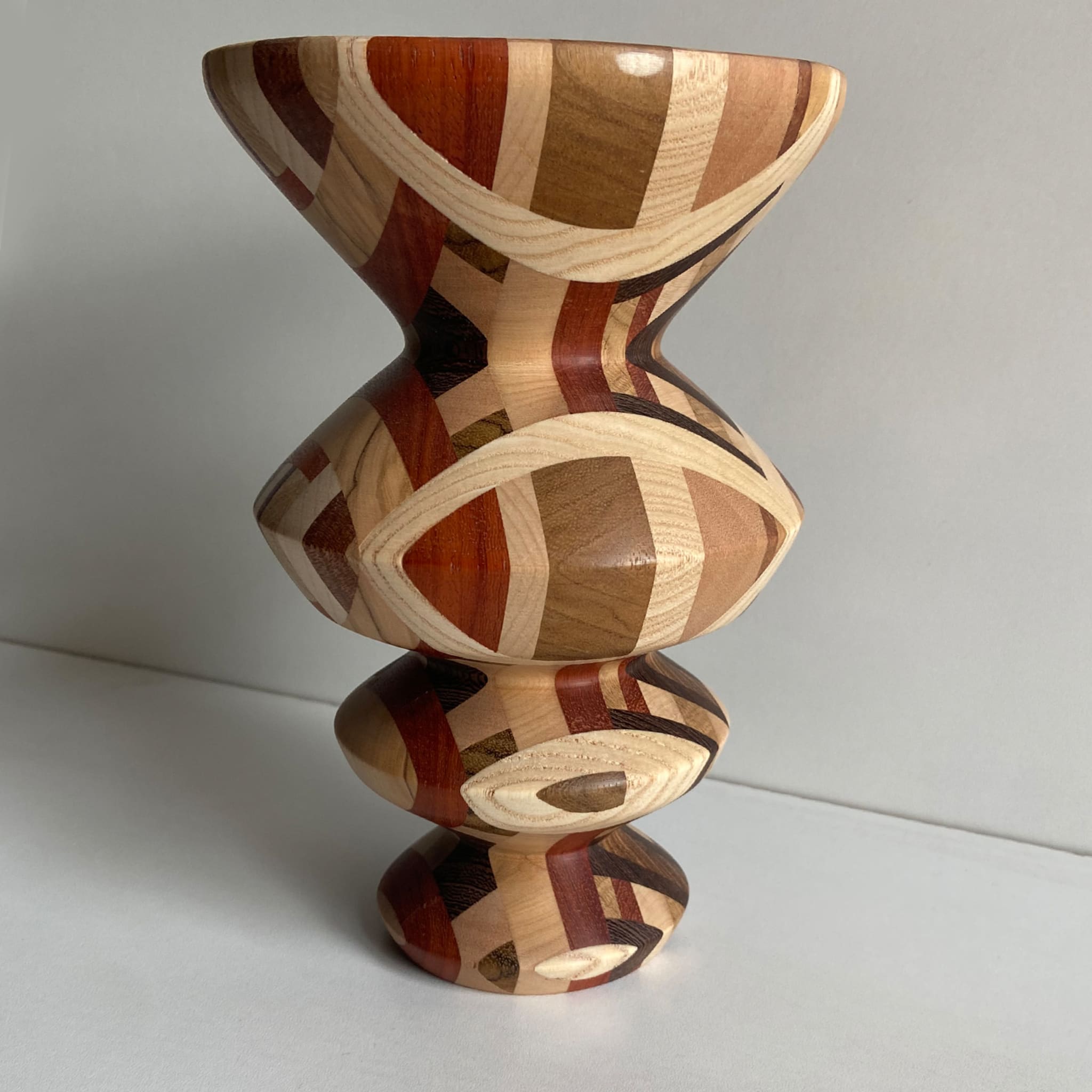 #10 Polyhedral Vase - Alternative view 1