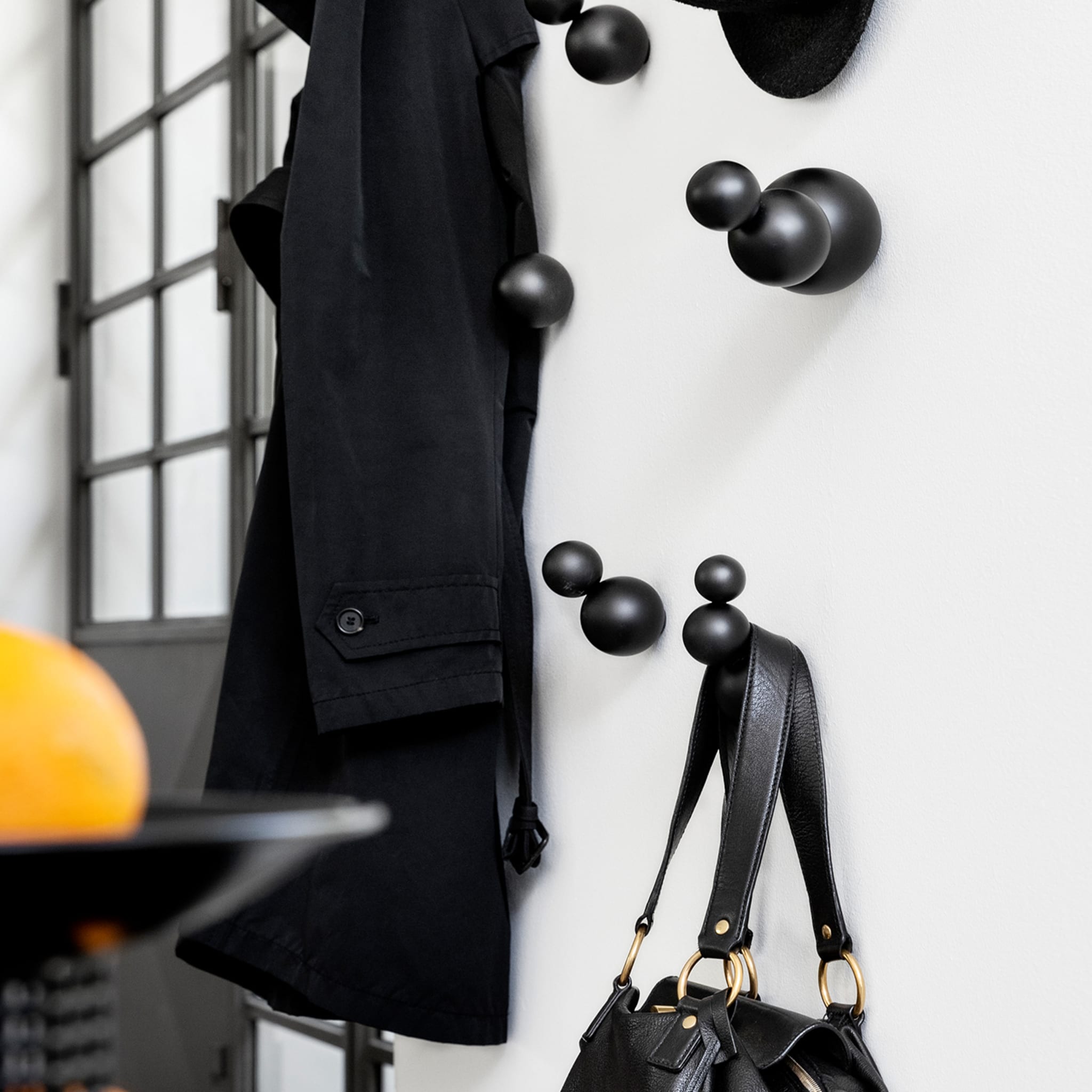 Bubble Set of 5 Black Wall Coat Hangers by Annebet Philps - Alternative view 1