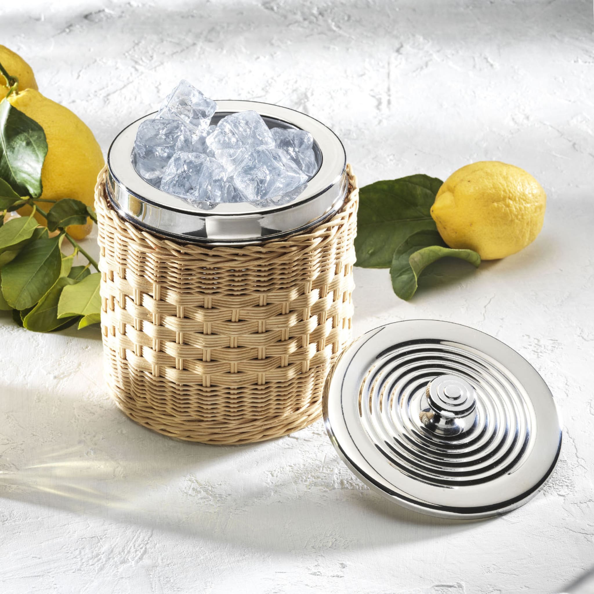Iris Wicker Basket with Stainless Steel Ice Container - Alternative view 1