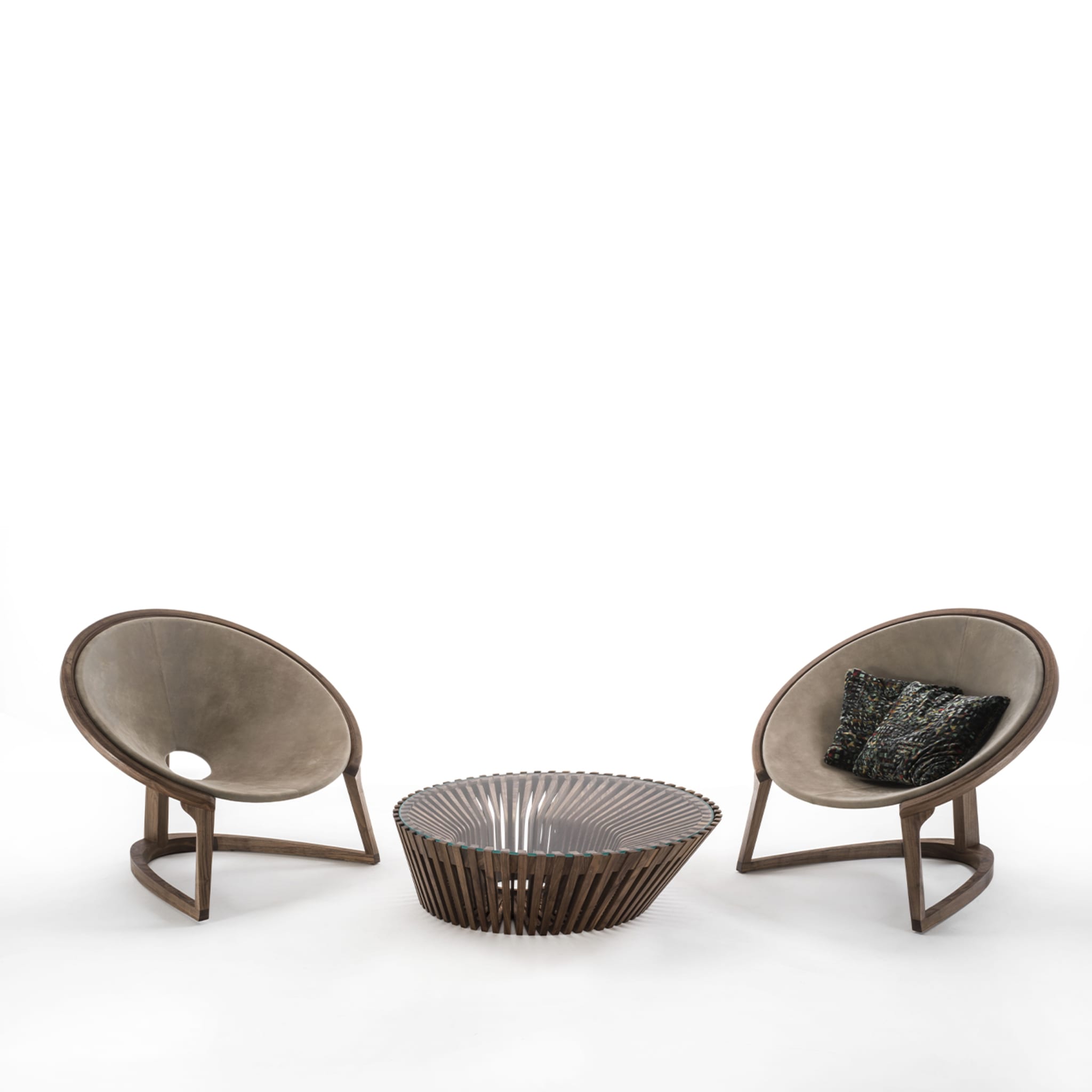 Ying & Yang Lounge Chair by Steve Leung - Alternative view 3