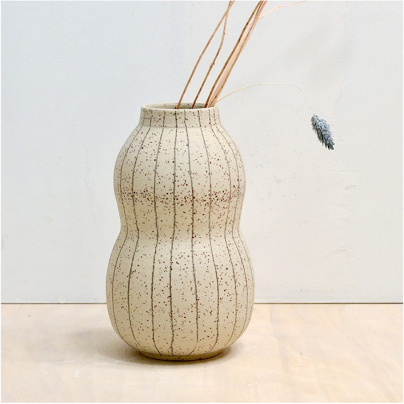Carboncino Collection Curvy Vase  - Co Chì