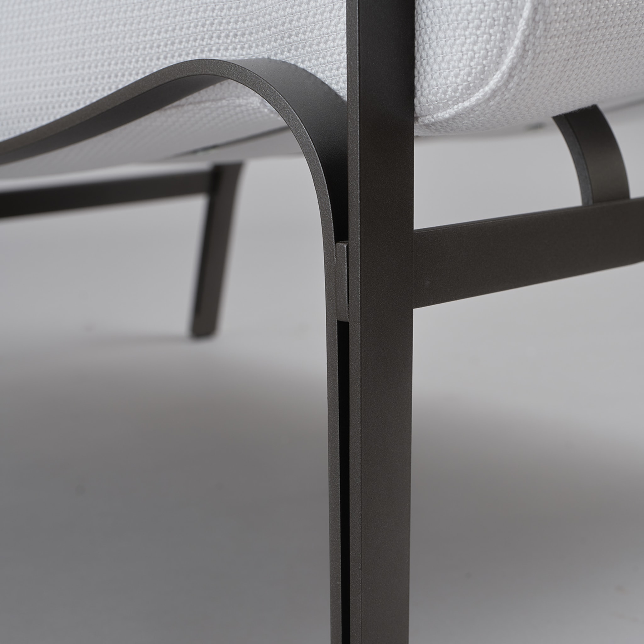 Amalfi White & Gray Chaise Longue by Studio 63  - Alternative view 1