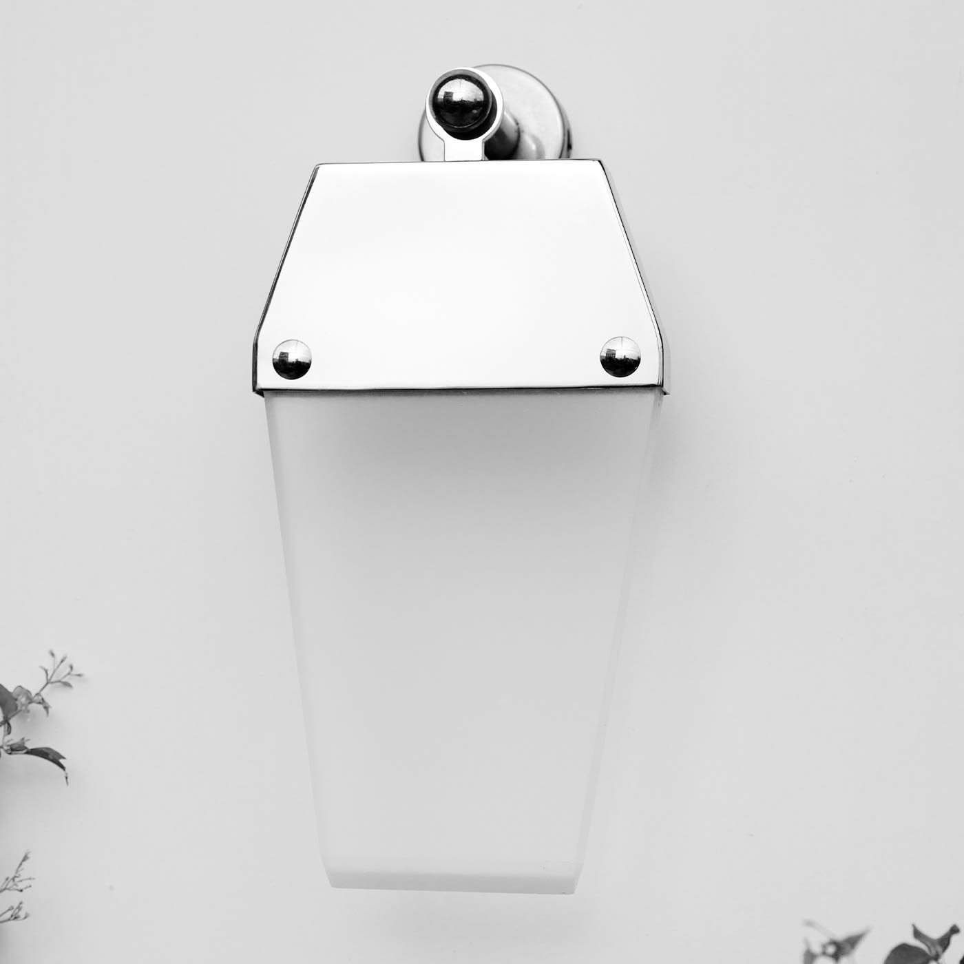 Opaline Wall Lantern by Michele Iodice - Galleria Esprit Nouveau