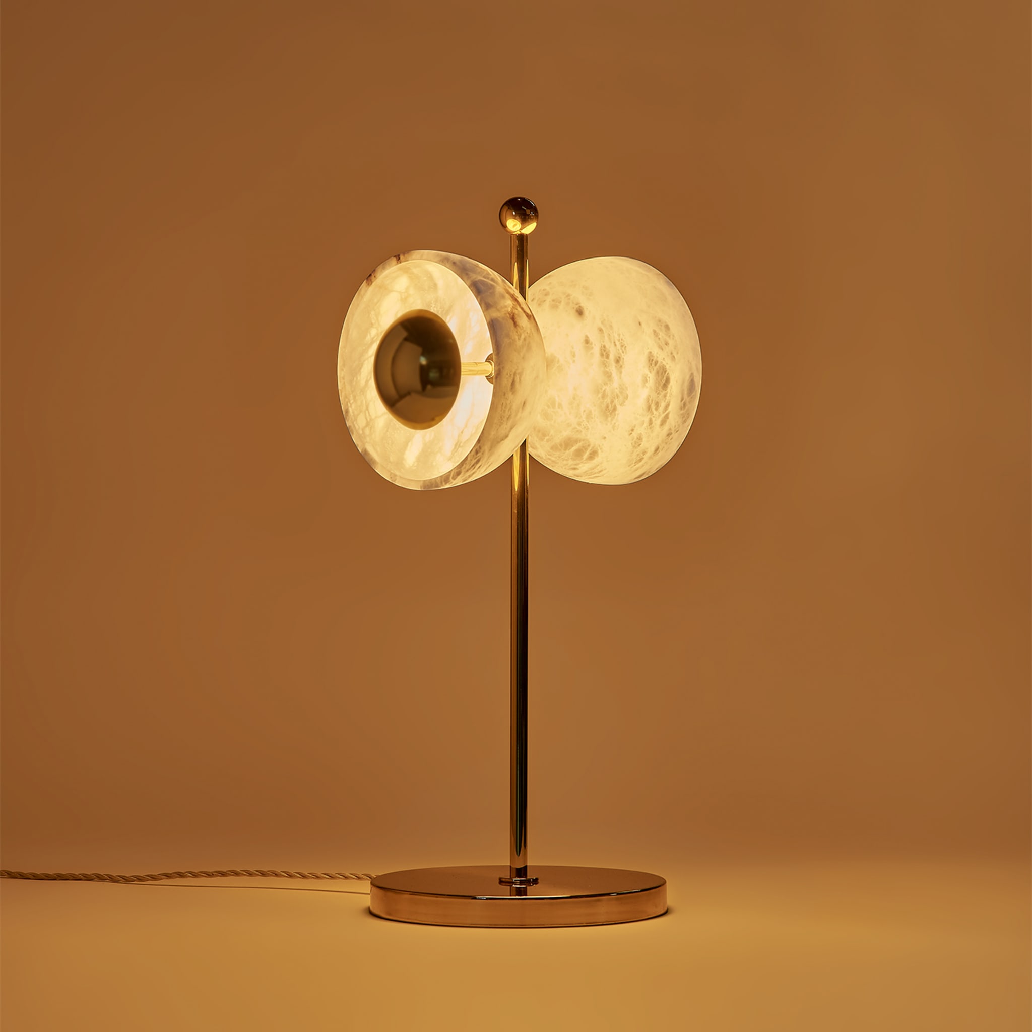 "Butterfly" Table Lamp in Polished Brass and Alabaster - Alternative view 4