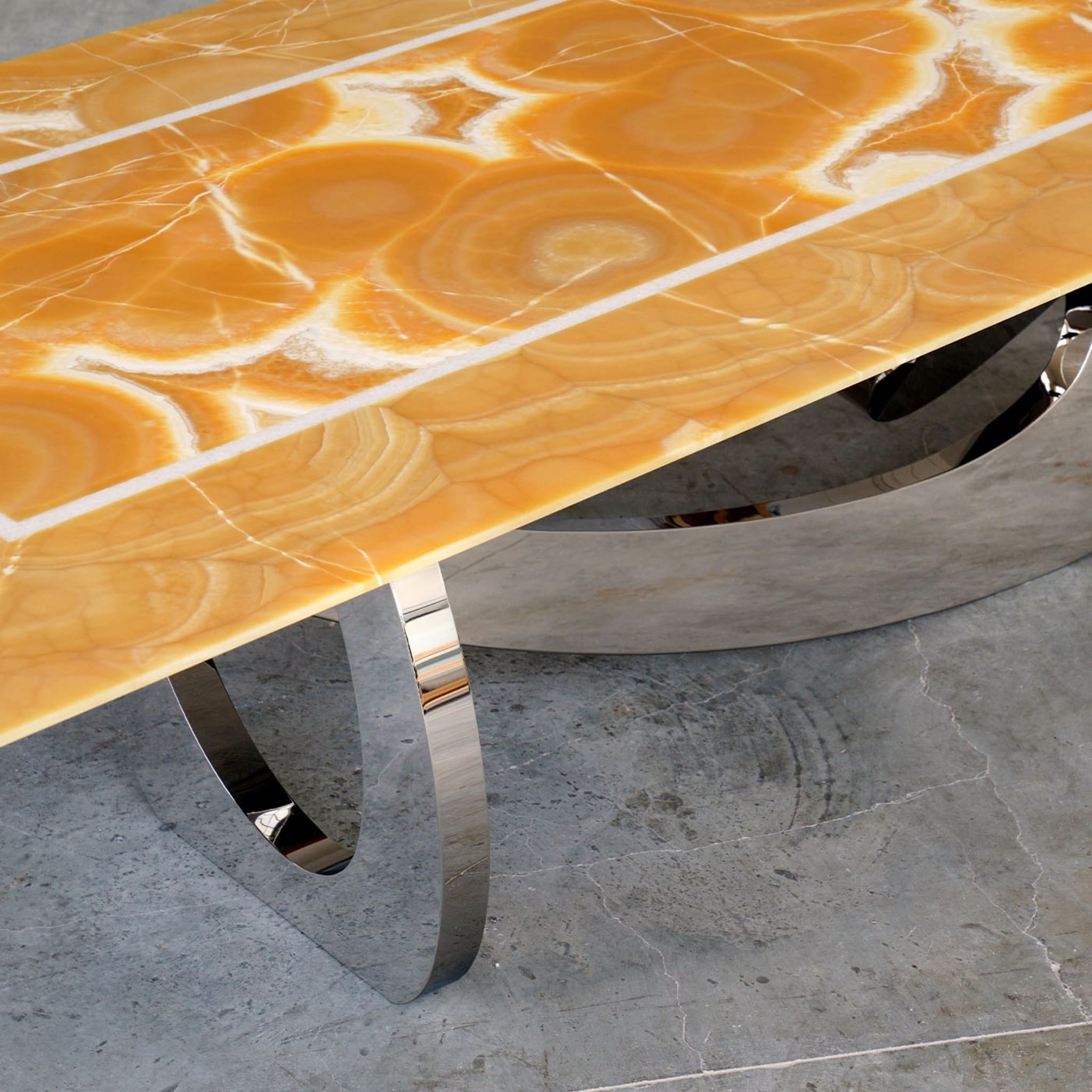 Bangles Onyx Dining Table - Alternative view 4