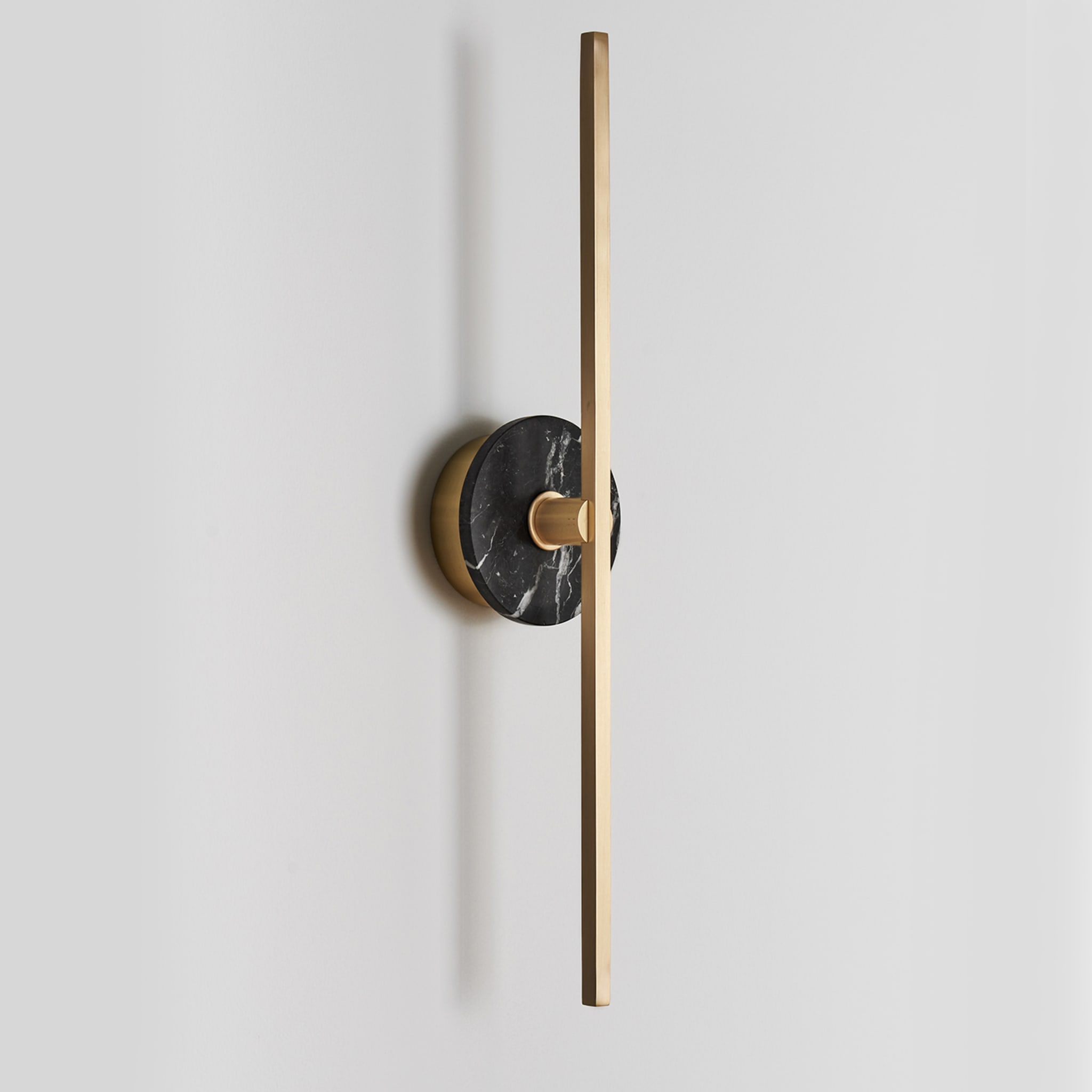 "Essential Stick" Wall Sconce in Satin Brass and Black Marquinha Marble - Alternative view 2