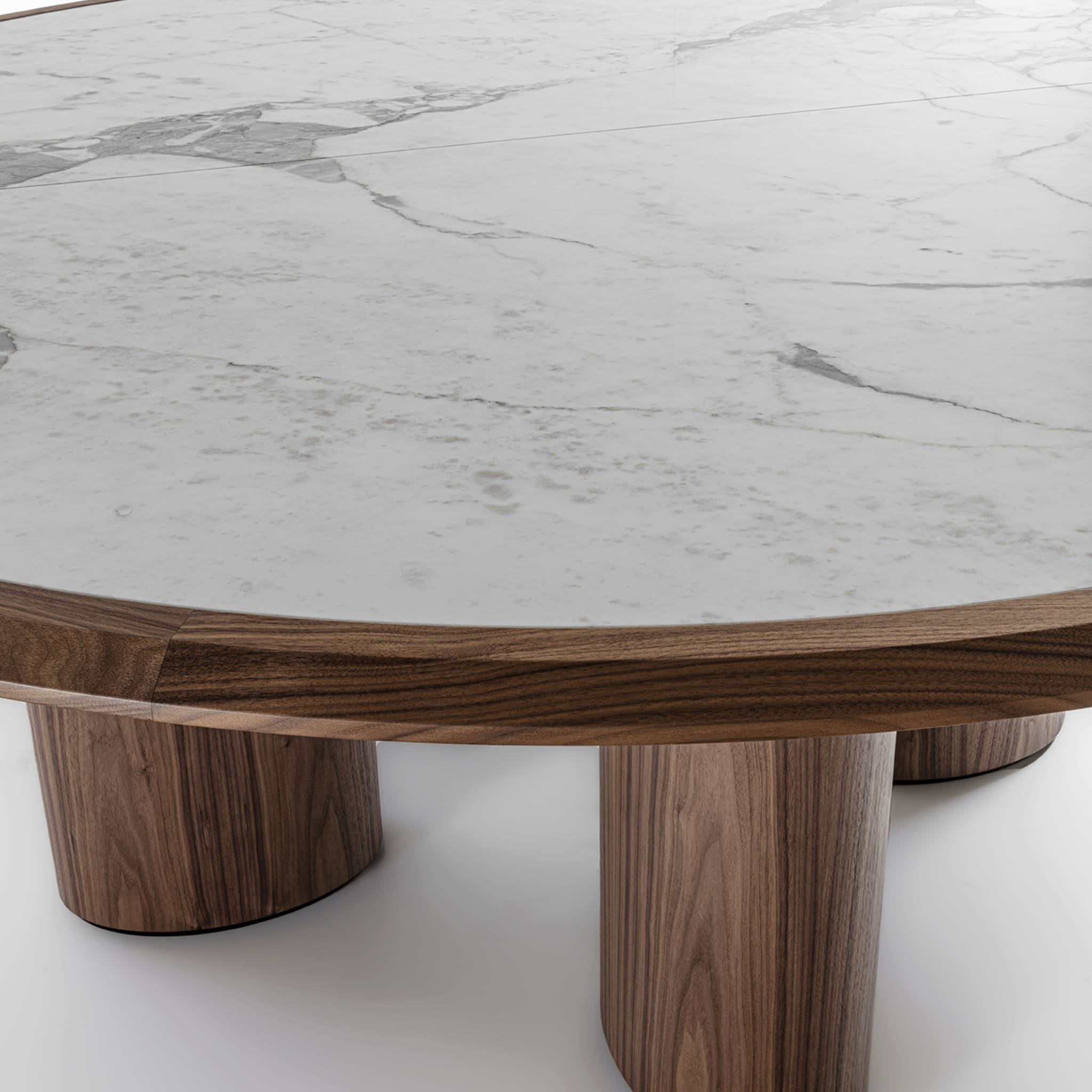 Diamante Runder Tisch aus Canaletto und Carrara-Marmor - Alternative Ansicht 4