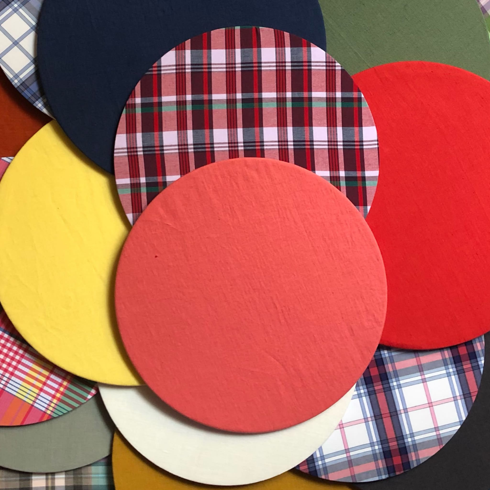 Cuffiette Check Round Blue & Red Placemat  - Alternative view 2