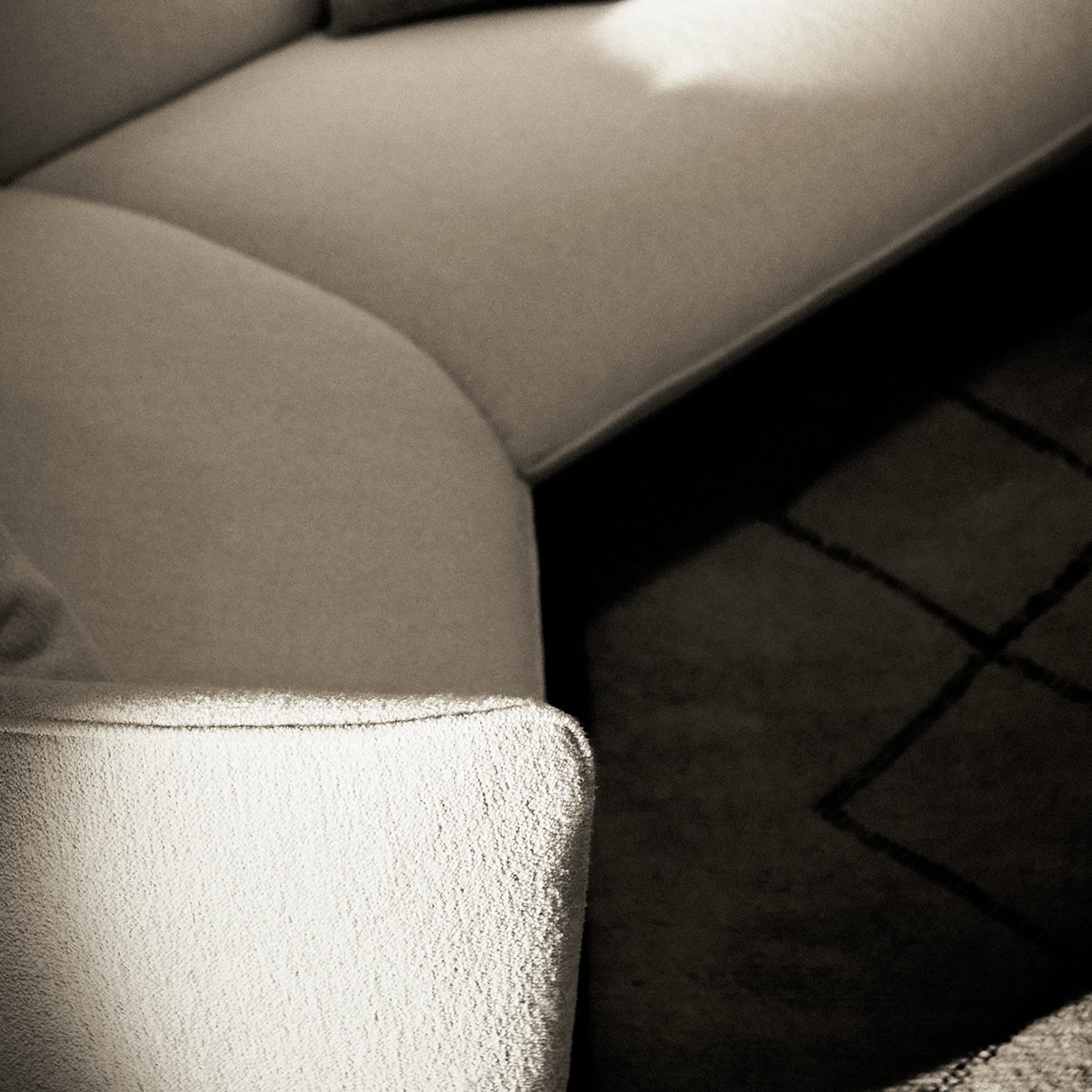 Athene Angular Off-White Sofa by Ludovica + Roberto Palomba - Alternative view 1