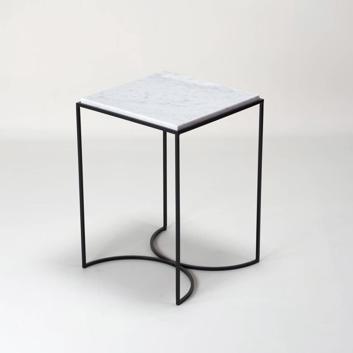 NaiveE Carrara Marble Side Table - DF DesignLab