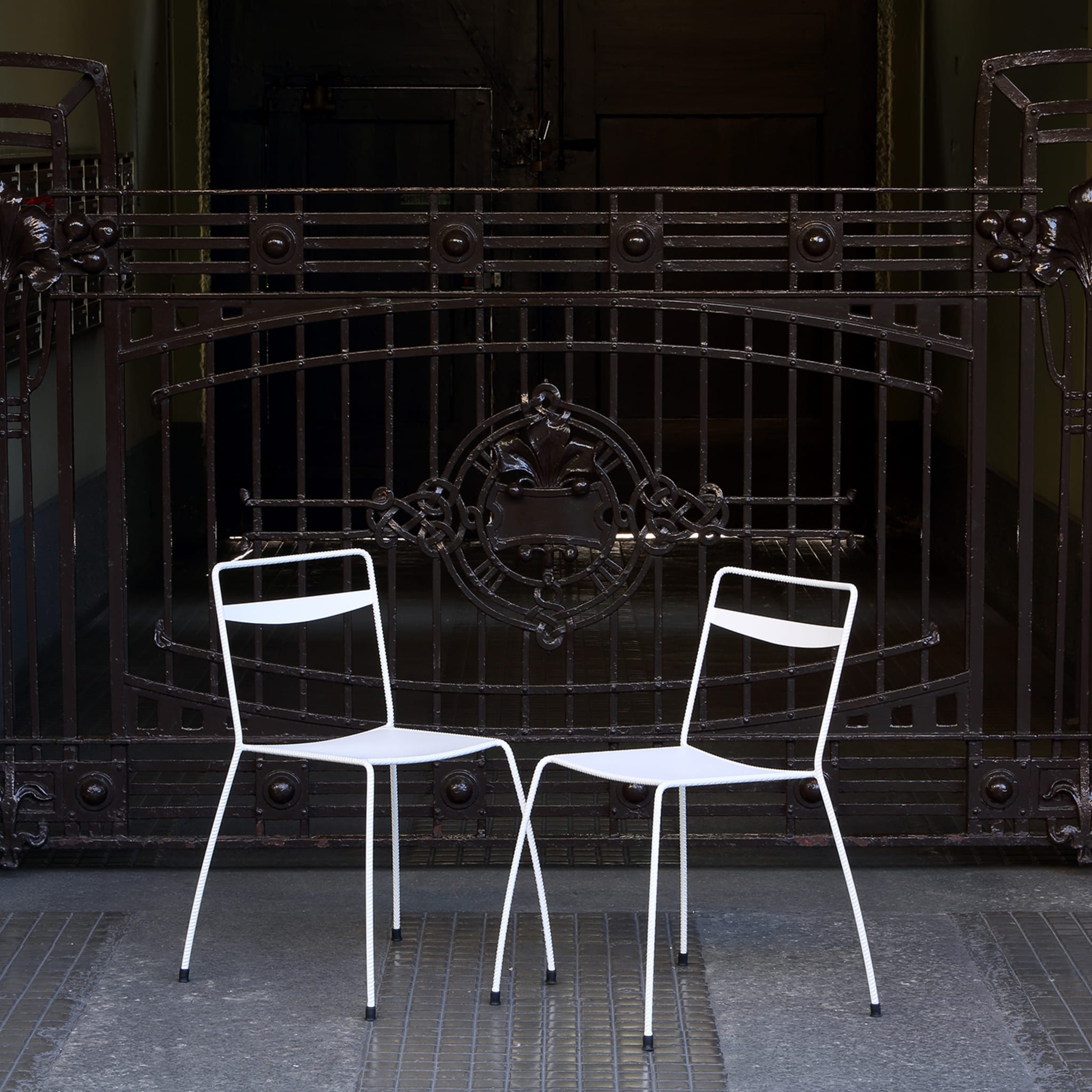 Tondella White Chair by Maurizio Peregalli - Alternative view 3