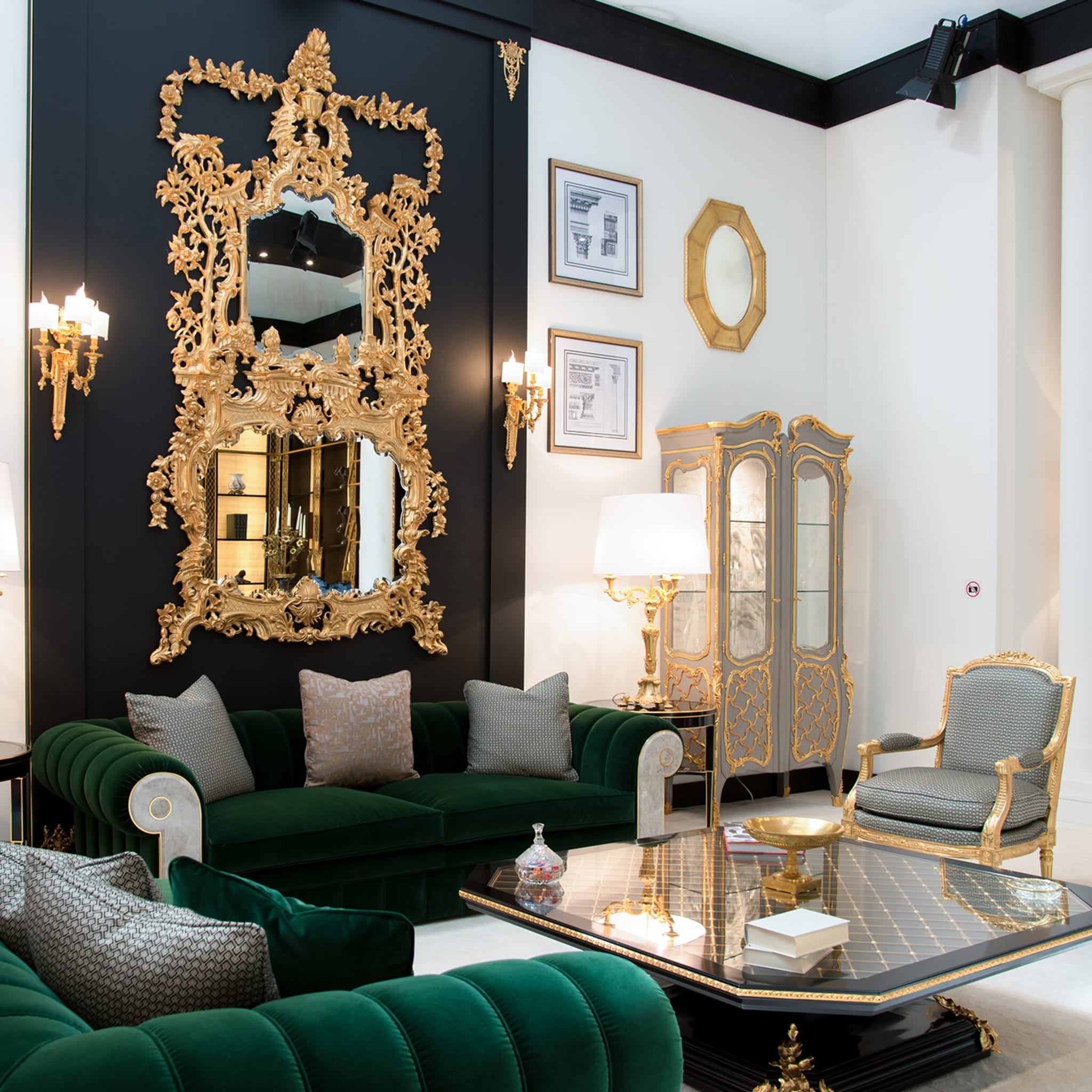 Chippendale-Style Gold Mirror - Alternative view 1